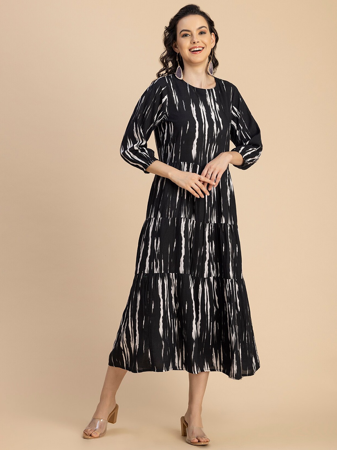 

Moomaya Round Neck Three Quarter Sleeves Tie and Dye Print A-Line Midi Dress, Black