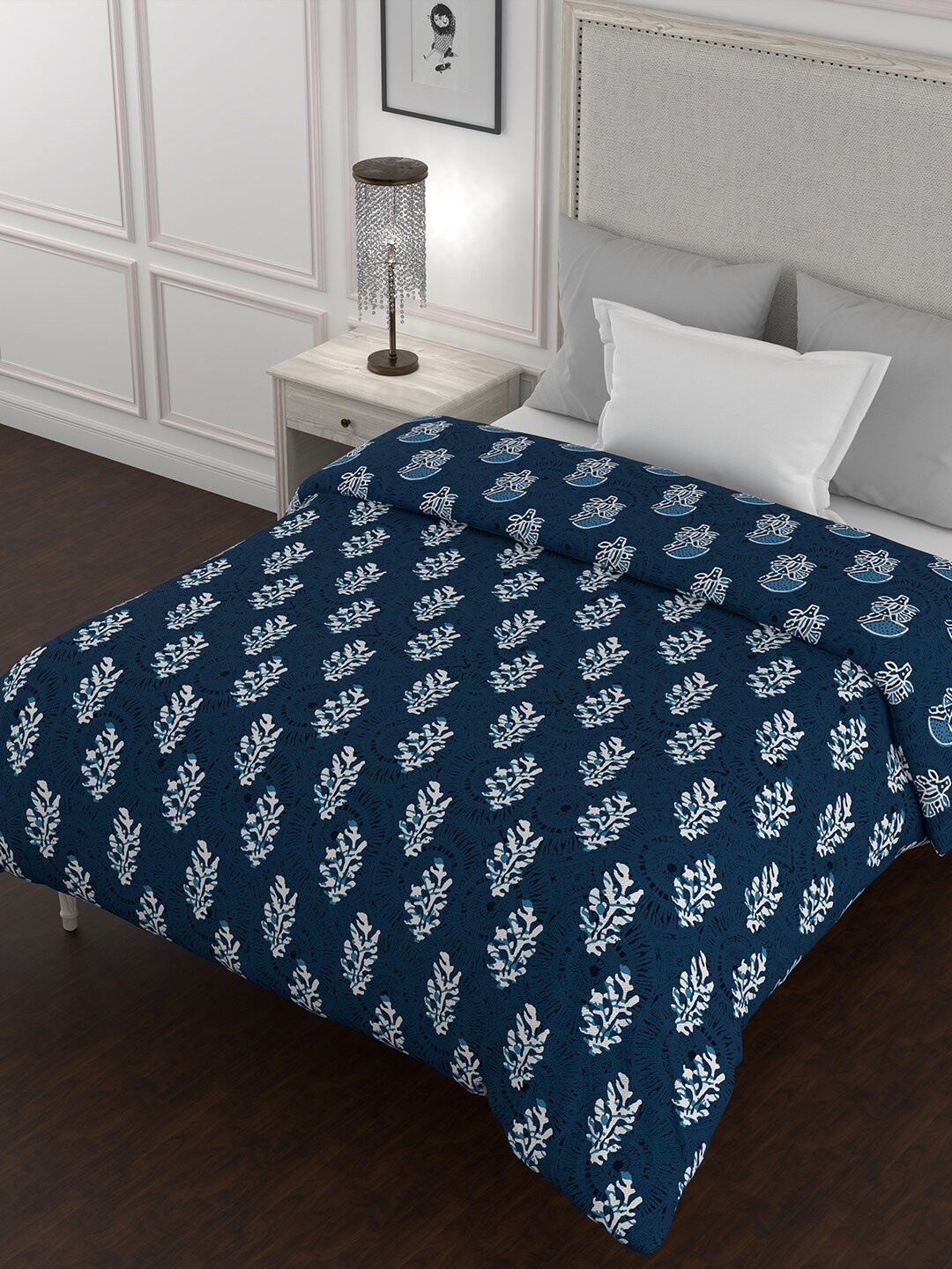 

BELLA CASA Blue & White Ethnic Motifs AC Room 150 GSM Cotton Single Bed Quilt