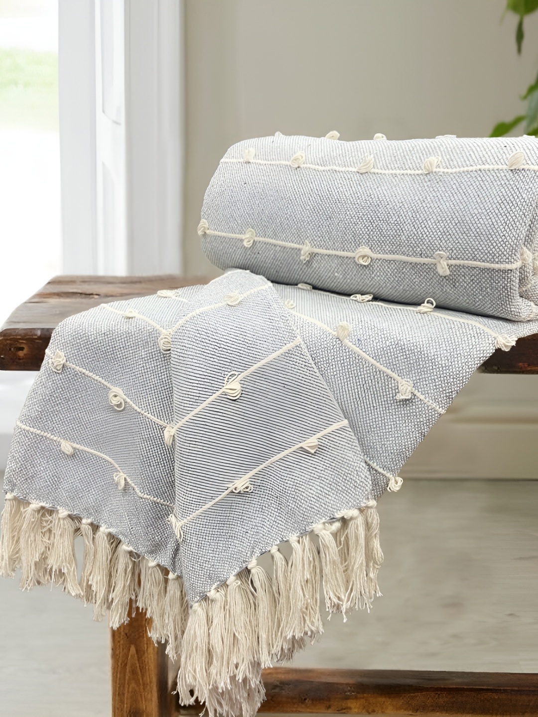 

SAJAVAT Grey & White Self Design Cotton Throws