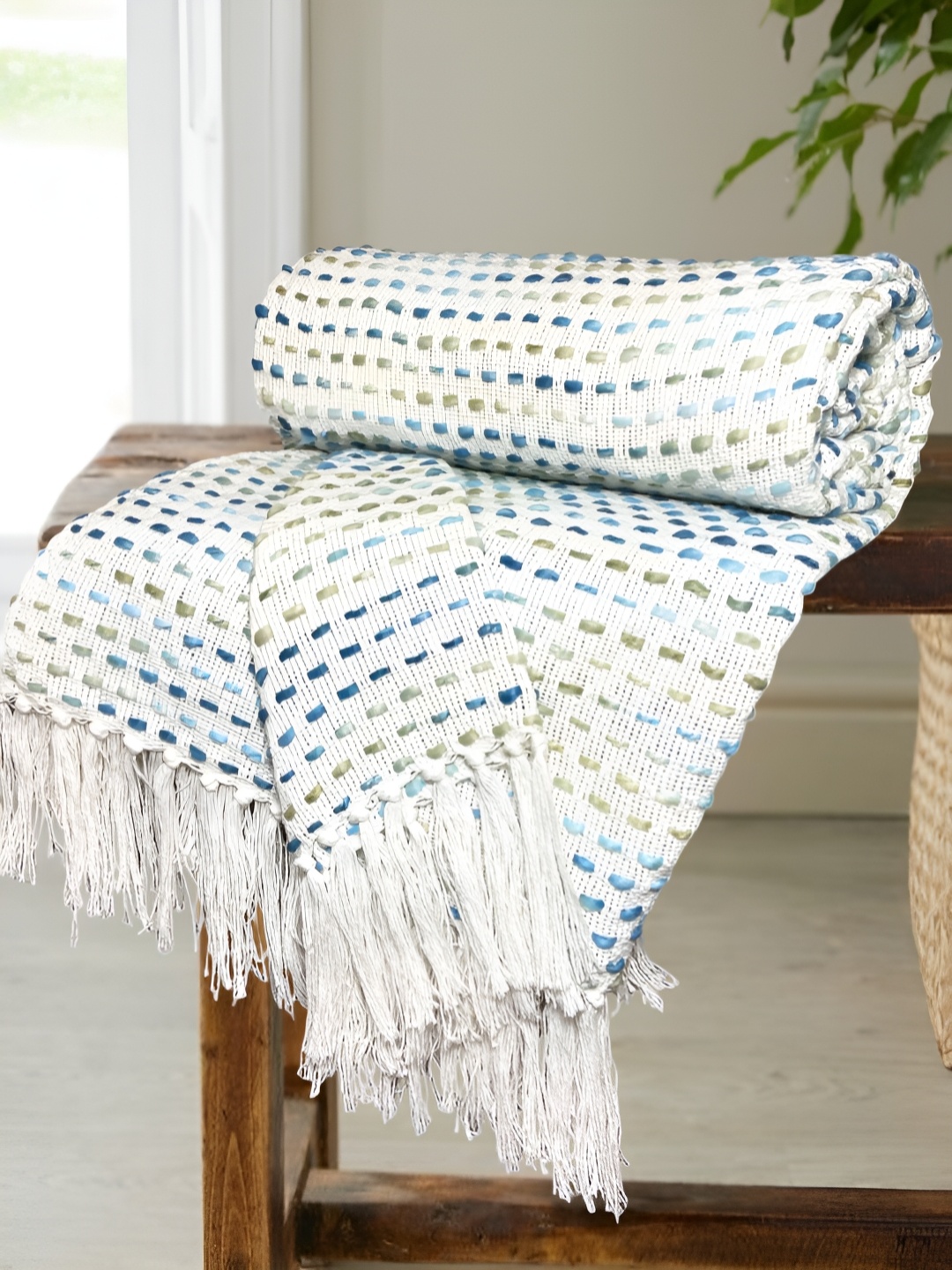 

SAJAVAT Blue & White Self Design Cotton Throws