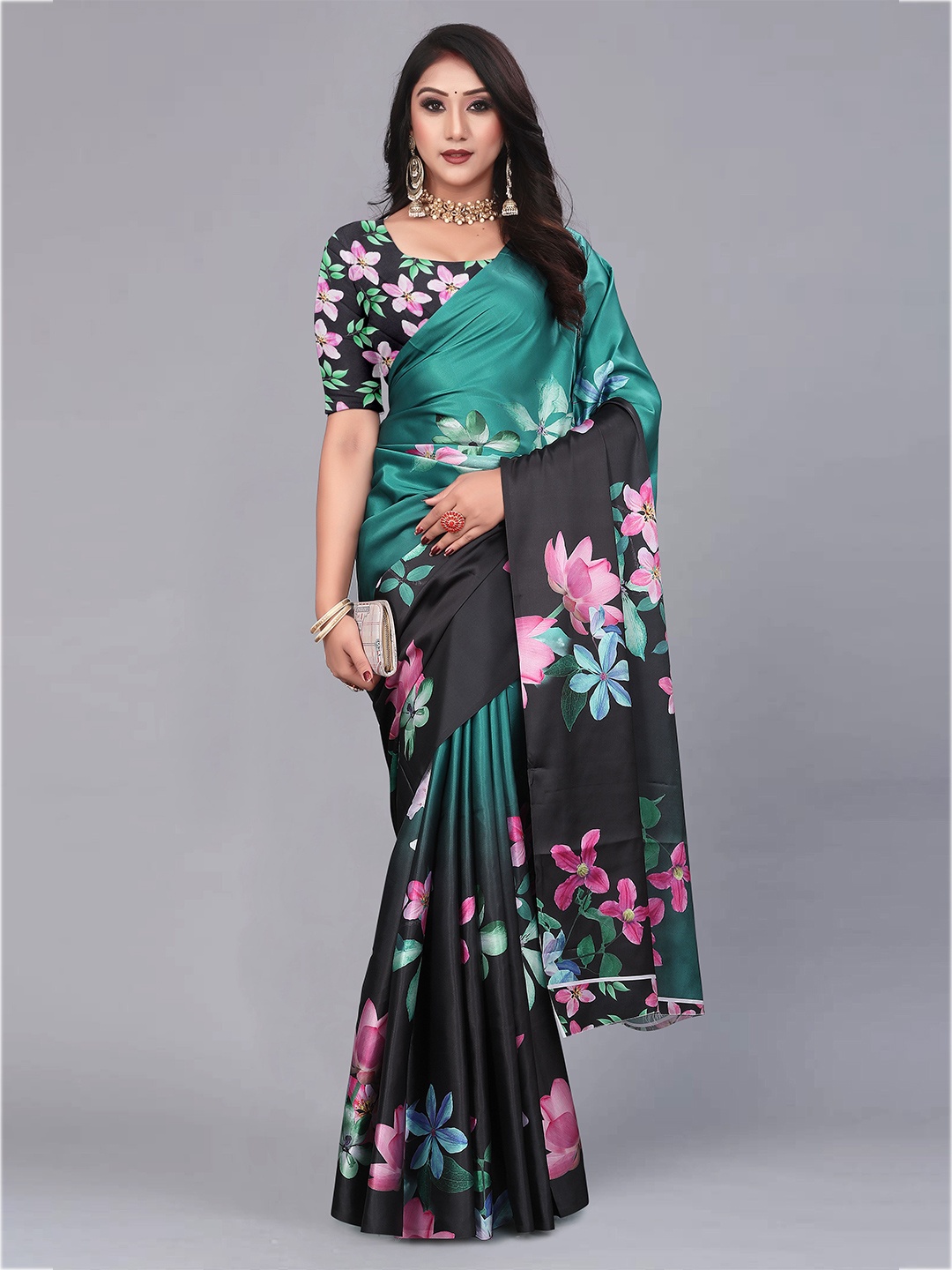 

NIWAA Floral Printed Satin Saree, Green