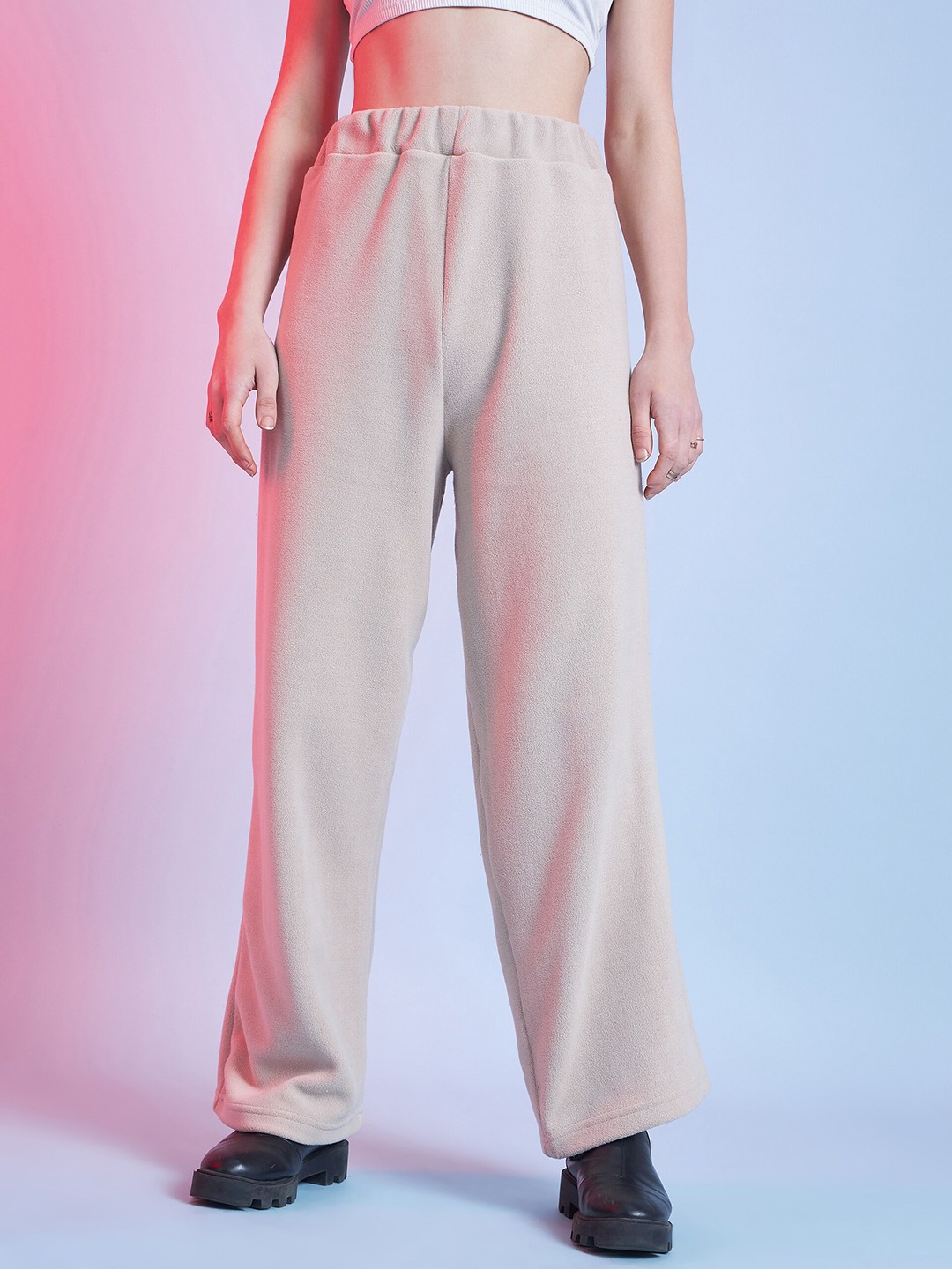 

STREET 9 BASICS Women Beige Relaxed Loose Fit Mid-Rise Casual Knitted Regular Trouser