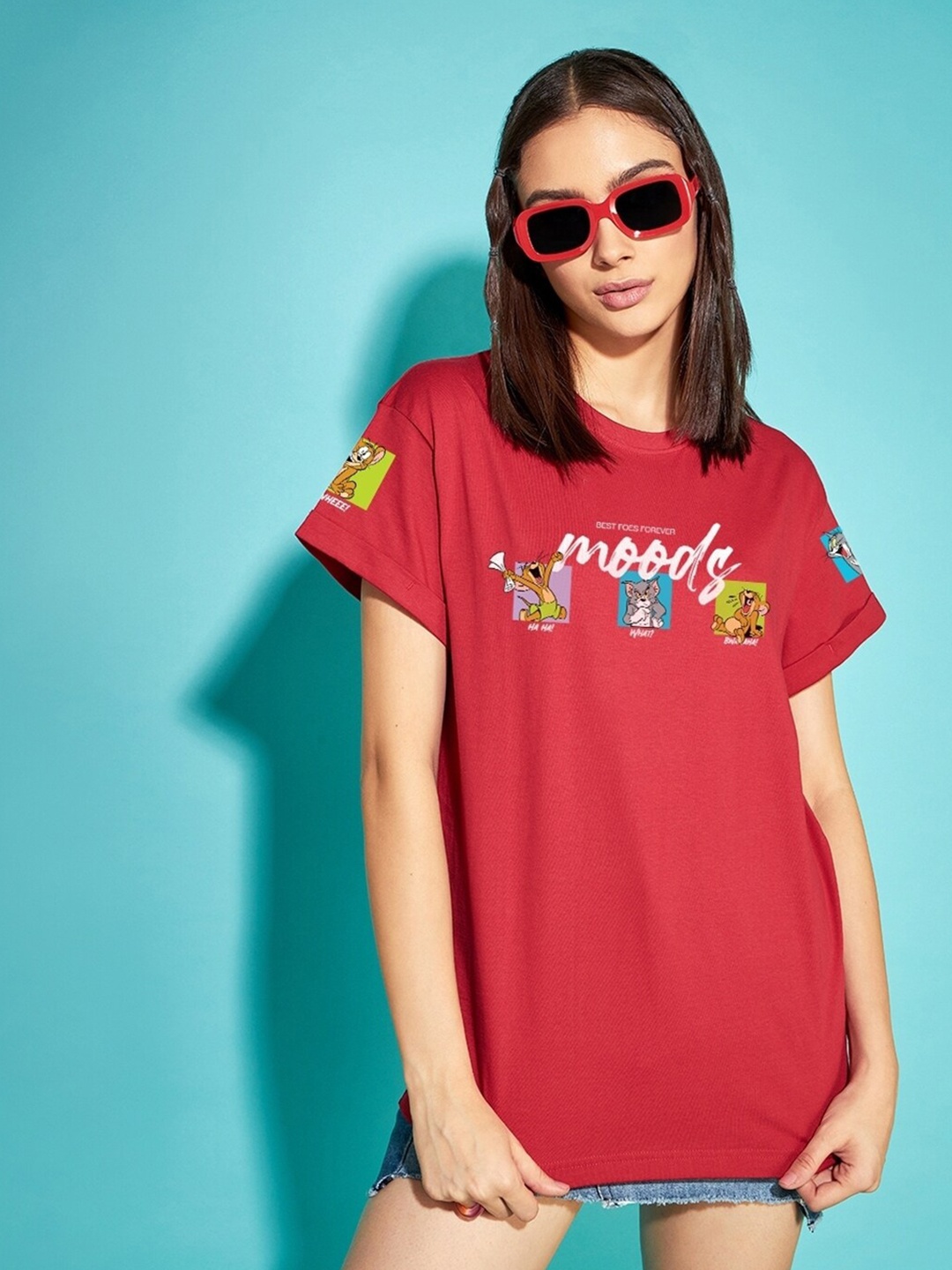 

Bewakoof Tom & Jerry Graphic Printed Drop-Shoulder Sleeves Oversized Pure Cotton T-shirt, Red