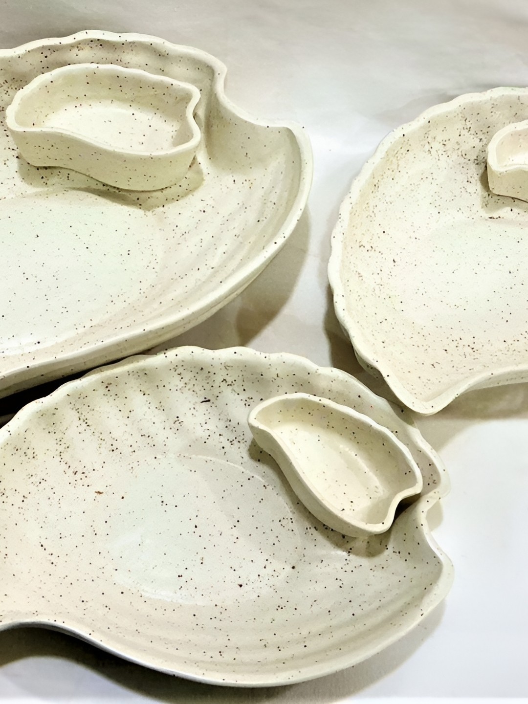 

Your Local Store Beige 3 Pieces Ceramic Glossy Dinner Set