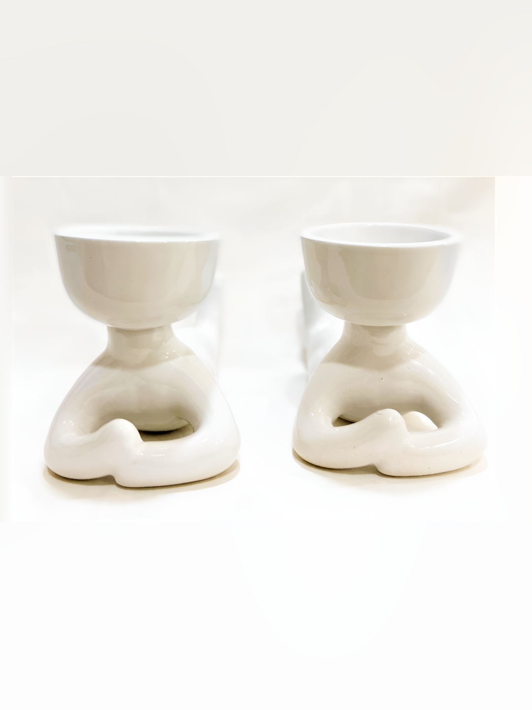 

Your Local Store White 2 Pieces Ceramic Planters