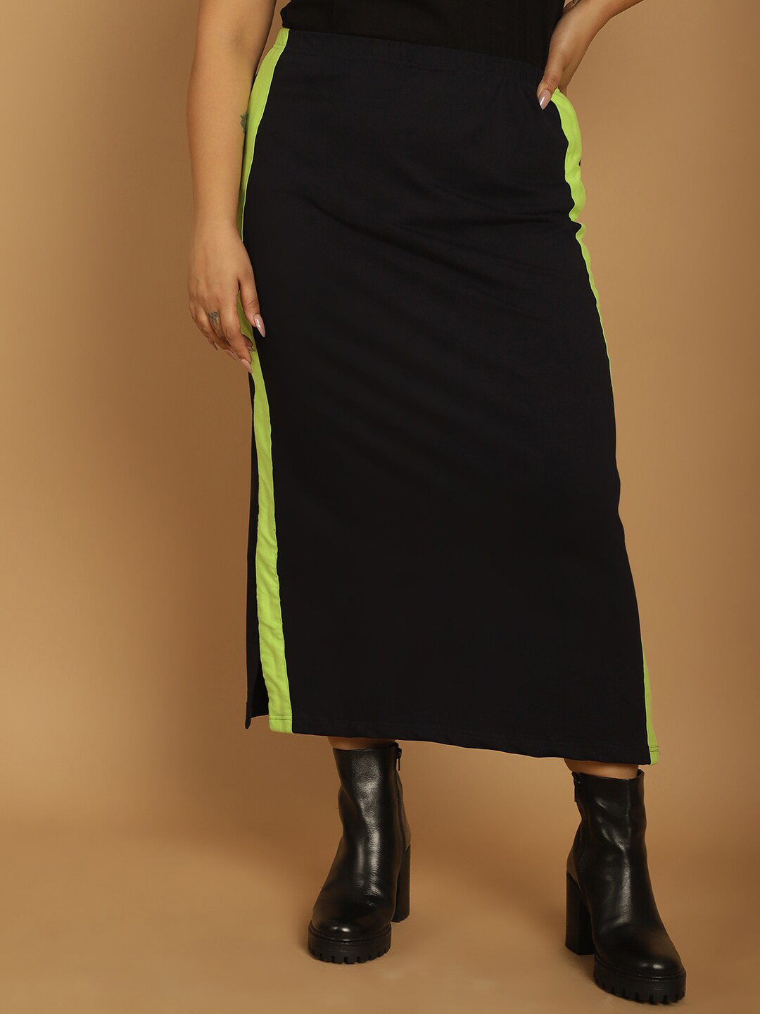 

theRebelinme Plus Size Side Striped Details Straight Midi Skirts, Navy blue