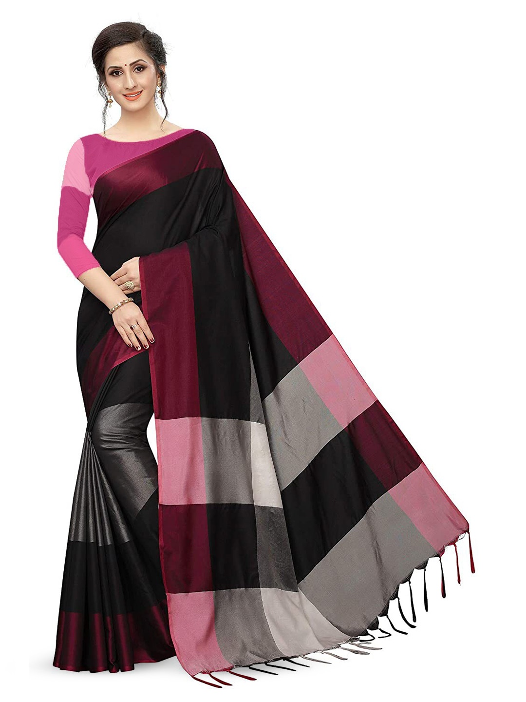 

MANVAA Colourblocked Banarasi Saree with Tassels, Black