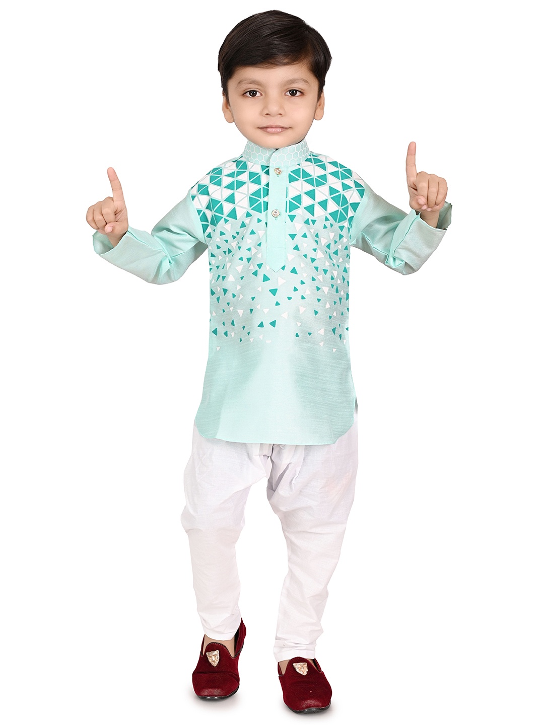 

BAESD Boys Geometric Printed Mandarin Collar Straight Kurta With Pyjama, Green