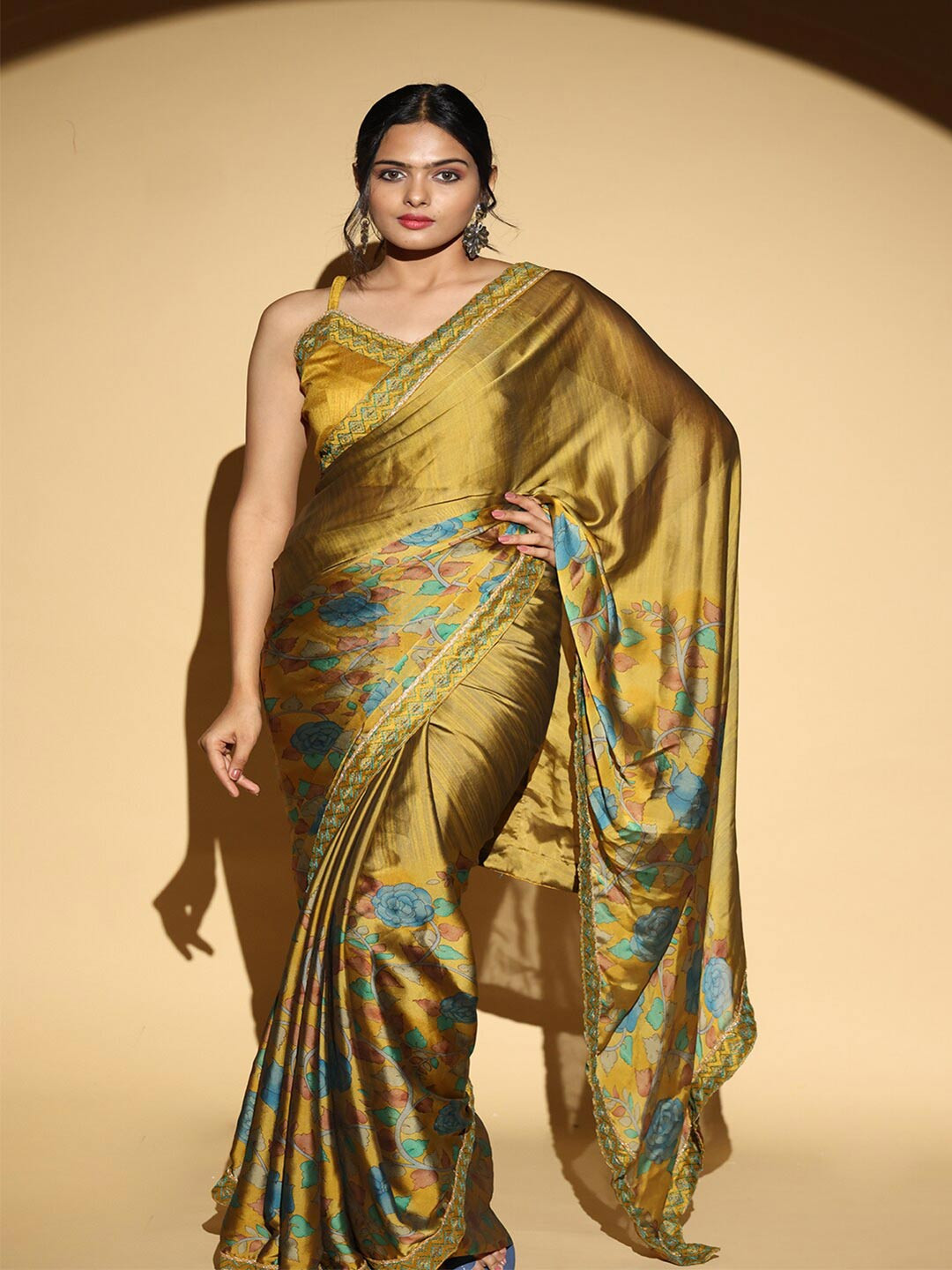 

PATLIPALLU Floral Printed Saree, Olive