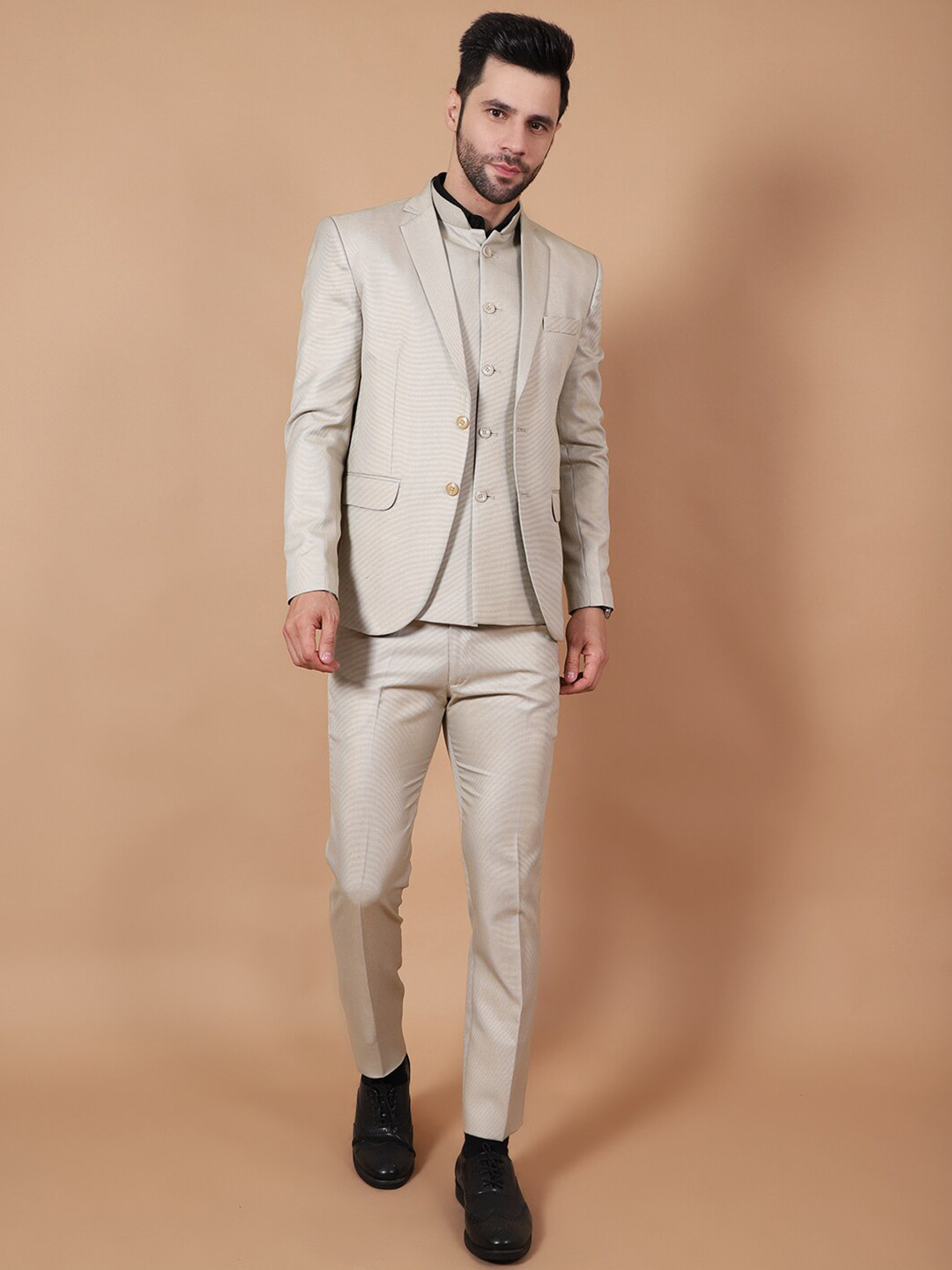 

Wintage Single-Breasted Three-Piece Formal Suit, Beige
