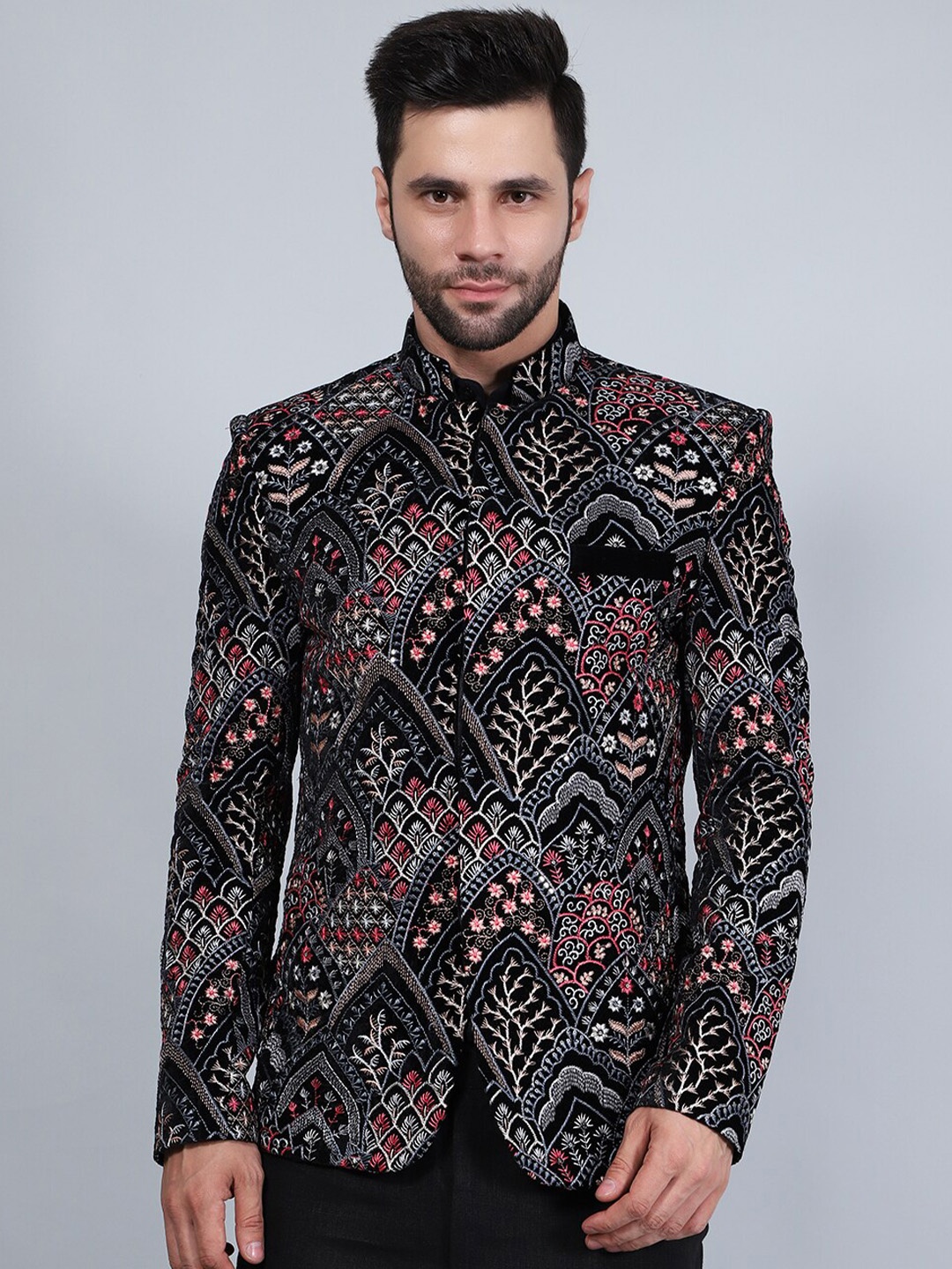 

Wintage Ethnic Motifs Embroidered Mandarin Collar Velvet Bandhgala Blazer, Black