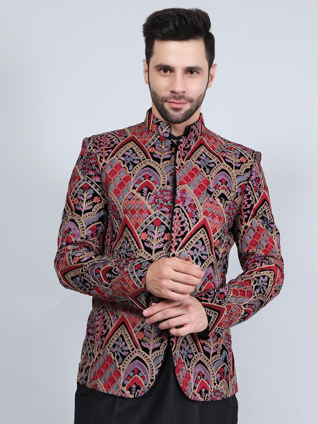 

Wintage Ethnic Motifs Embroidered Mandarin Collar Velvet Single Breasted Blazer, Red