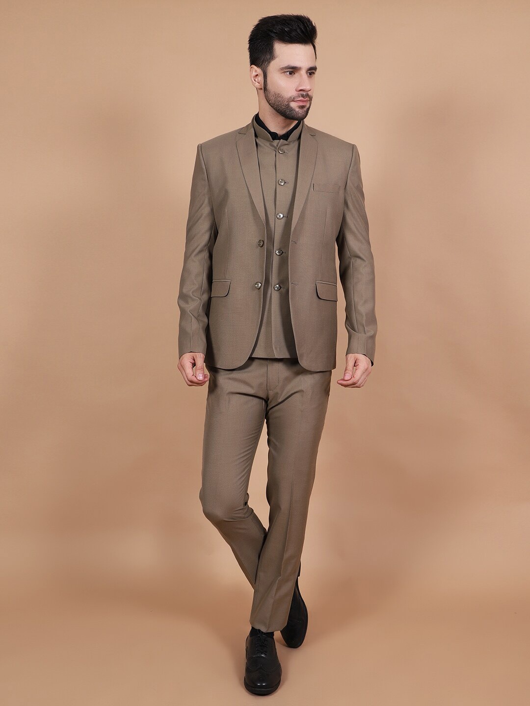 

Wintage Single-Breasted Three-Piece Formal Suit, Brown