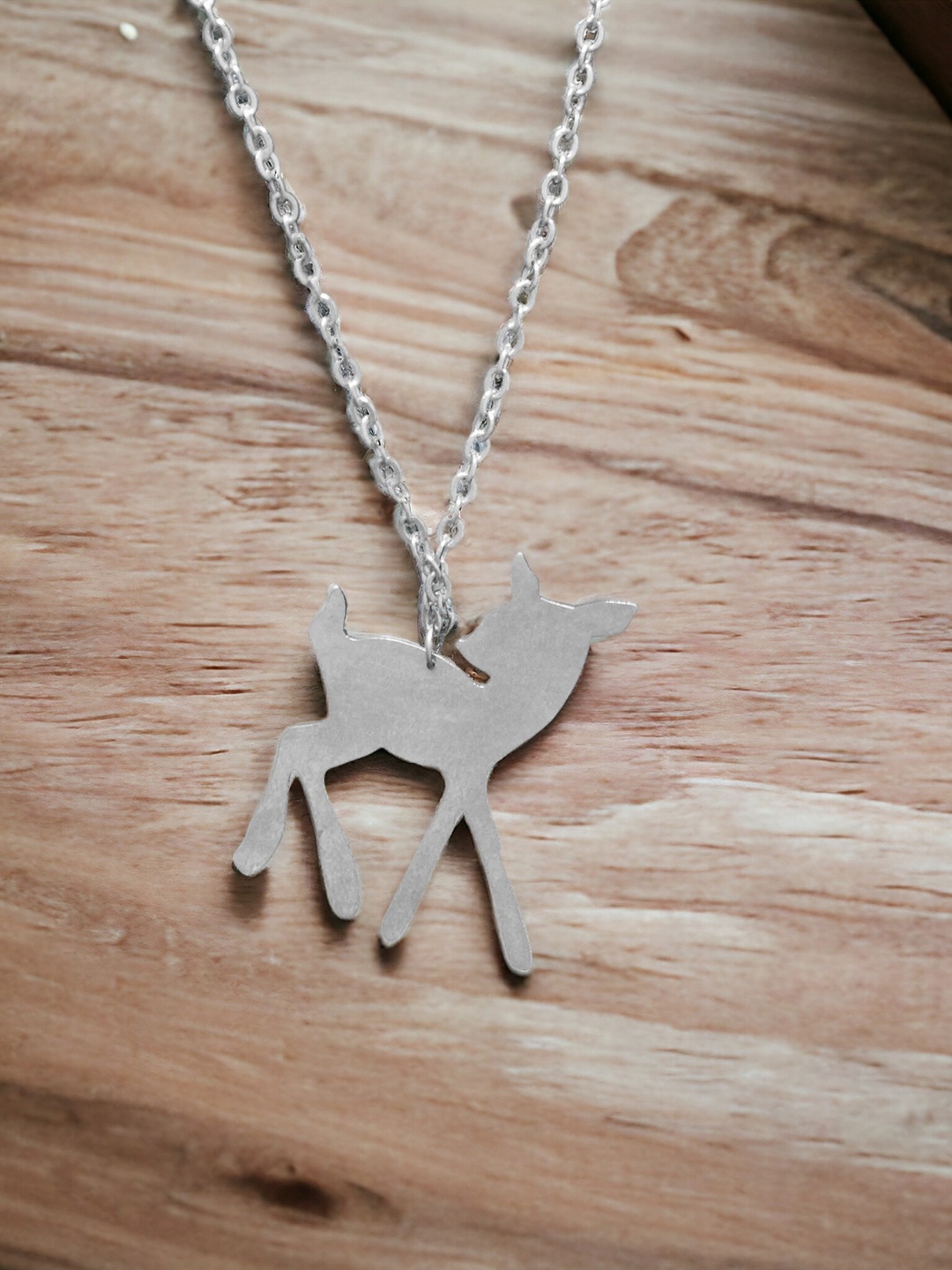 

Goldnera 925 Sterling Silver Silver-Plated Deer Pendant With Chain