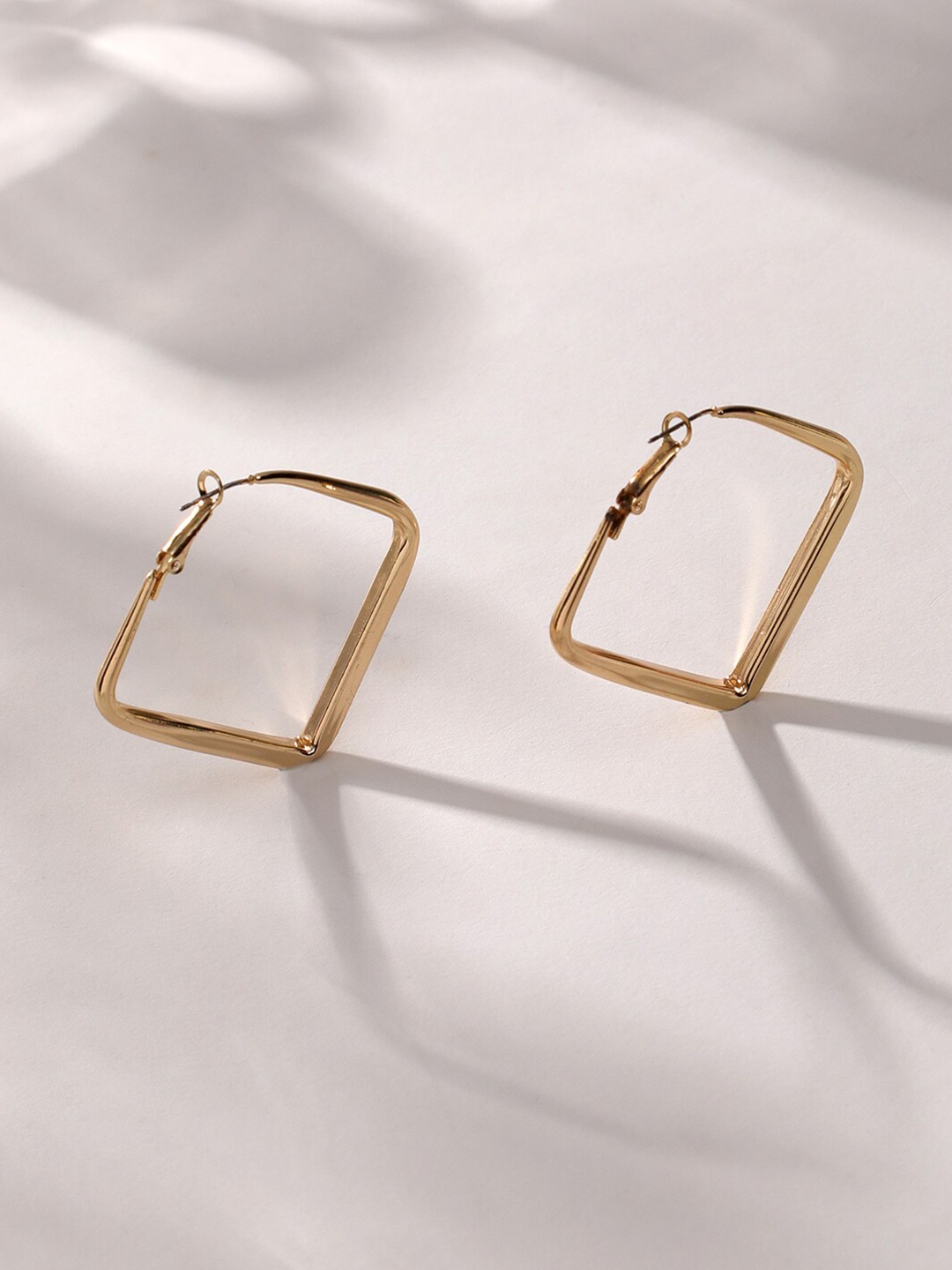 

DressBerry Gold-Plated Contemporary Hoop Earrings