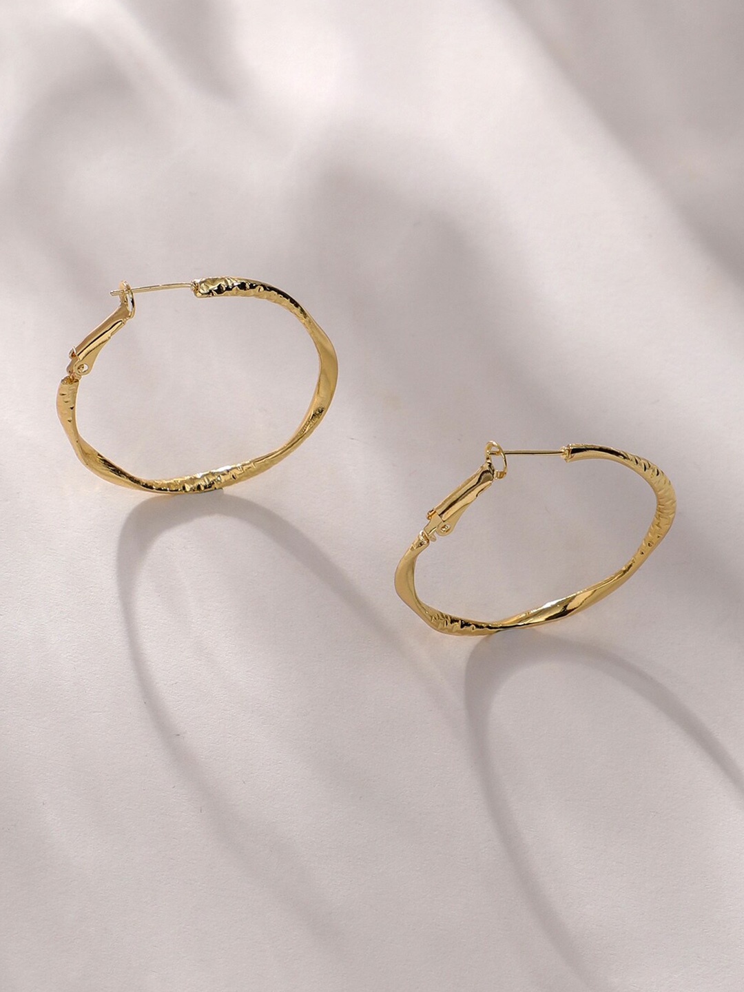 

DressBerry Gold-Plated Contemporary Hoop Earrings