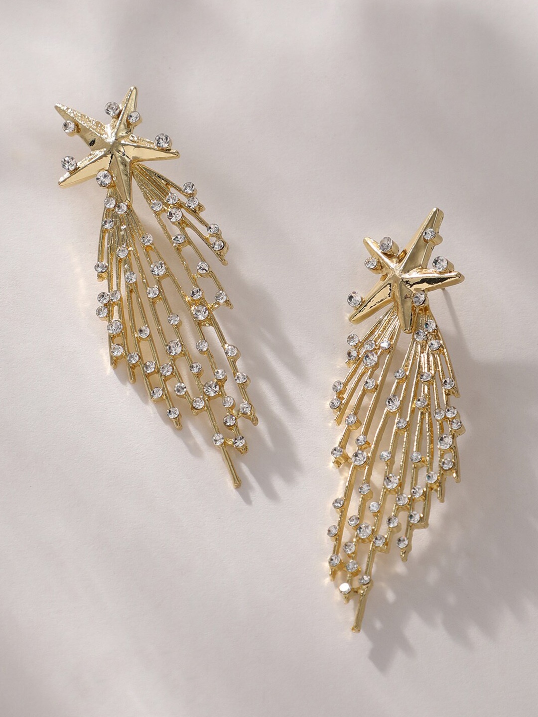 

DressBerry Gold-Plated Contemporary Drop Earrings