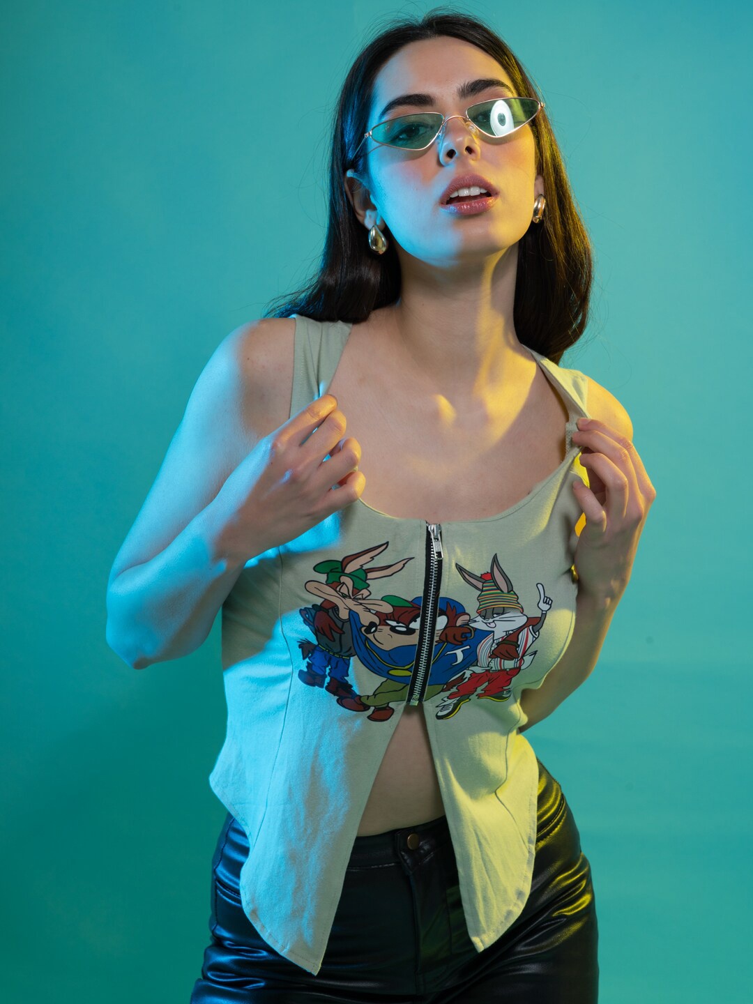 

Stylecast X Hersheinbox Green Graphic Printed Scoop Neck Tank Top