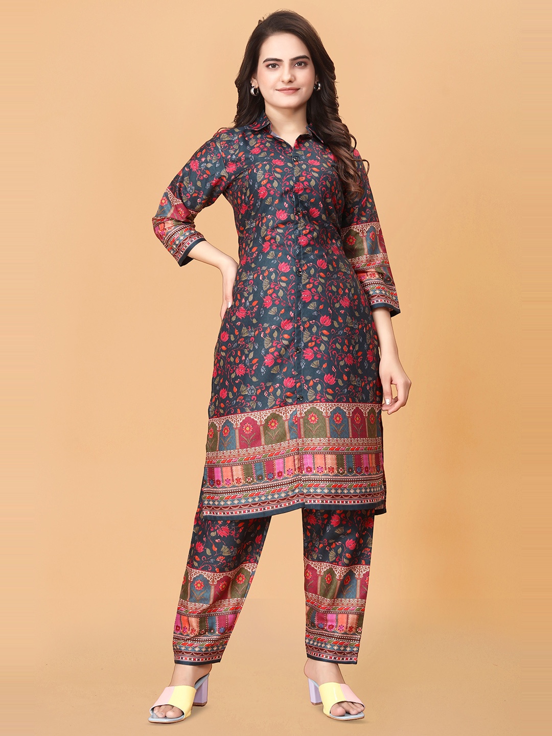 

Divyadham Textiles Floral Printed Shirt Collar Regular Kurta with Trousers, Grey