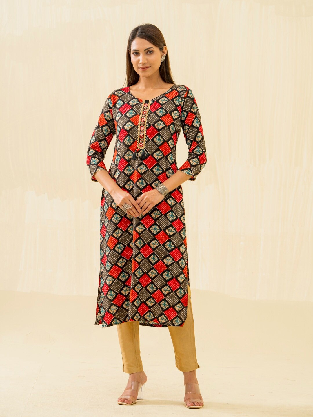 

Ishin Geometric Printed Gotta Patti Straight Kurta, Black