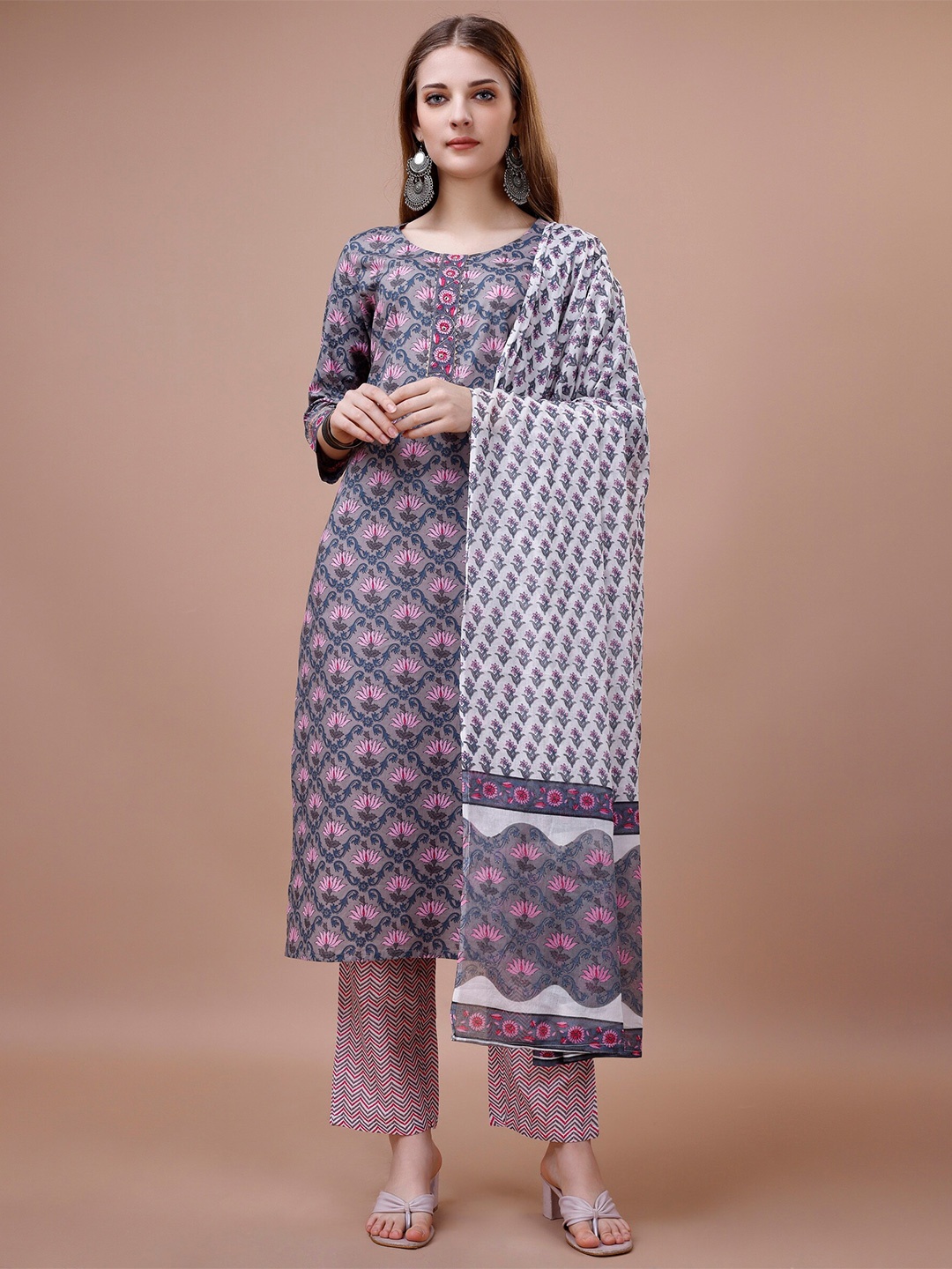 

Ishin Floral Printed Gotta Patti Pure Cotton Kurta with Trousers & Dupatta, Grey