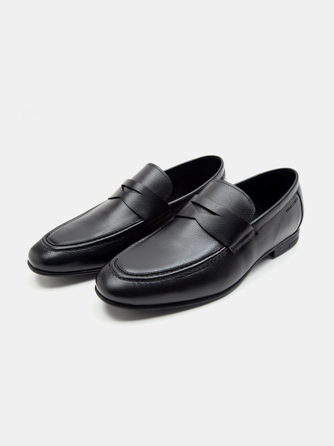 

THOMAS CRICK Men Leather Formal Loafers, Black