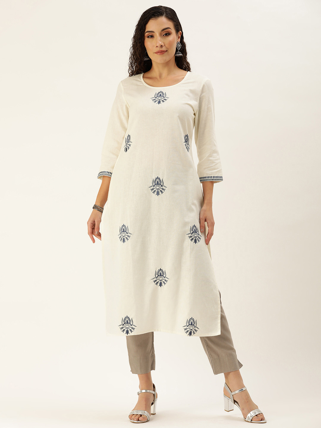 

AMUKTI Ethnic Motifs Embroidered Thread Work Kurta, Off white