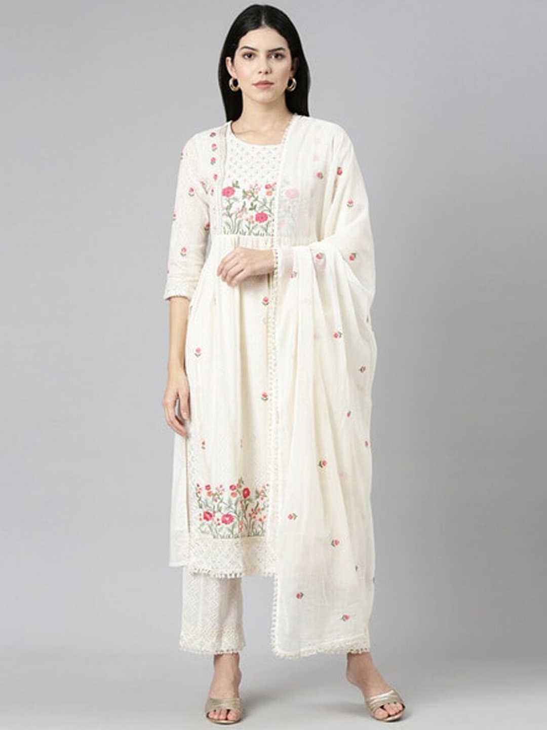 

JAPNAAM Floral Embroidered Regular Thread Work Kurta with Trousers & With Dupatta, Off white