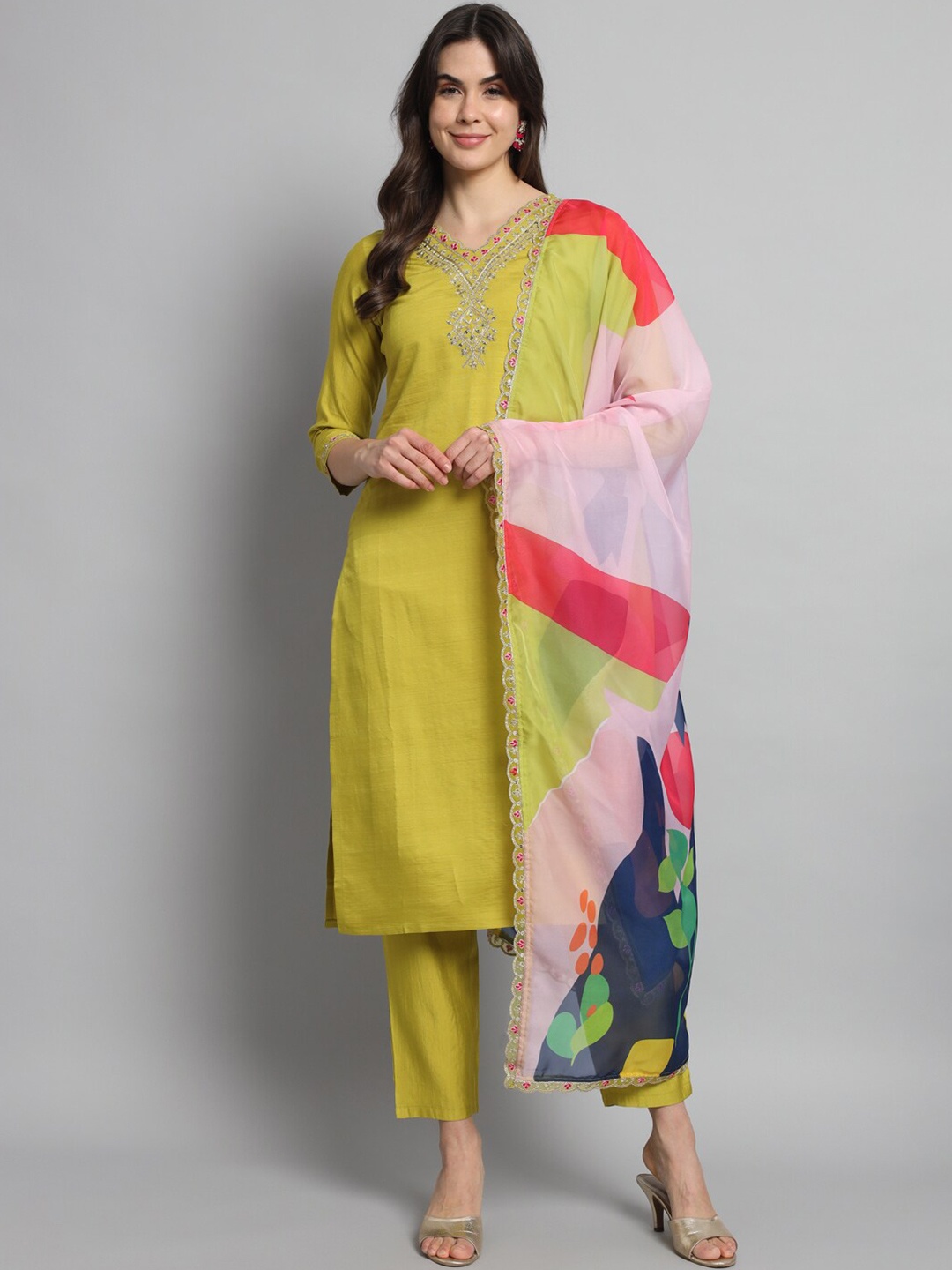 

JAPNAAM Regular Thread Work Kurta with Trousers & With Dupatta, Yellow