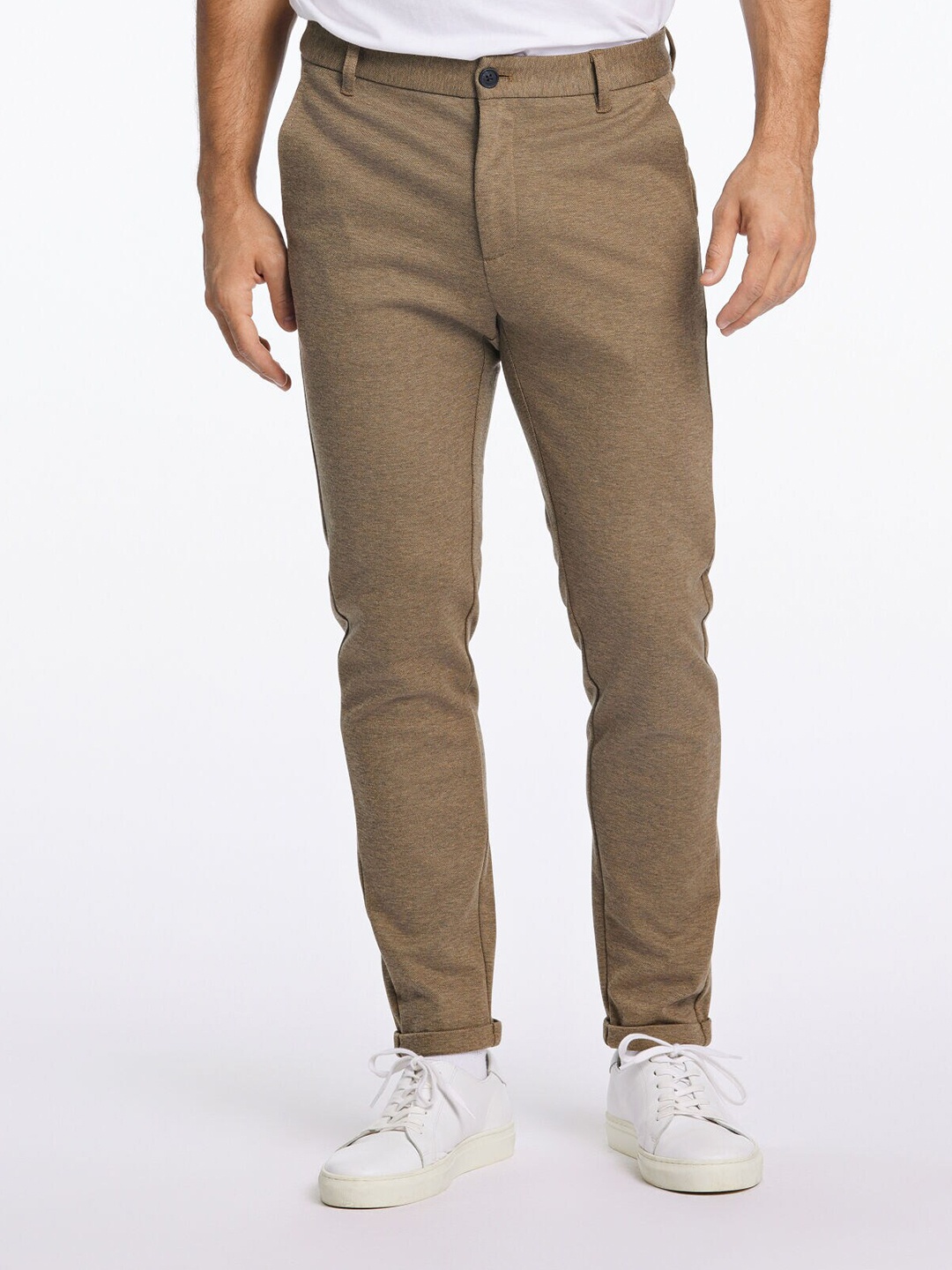 

LINDBERGH Men Slim Fit Mid-Rise Chinos Trouser, Beige
