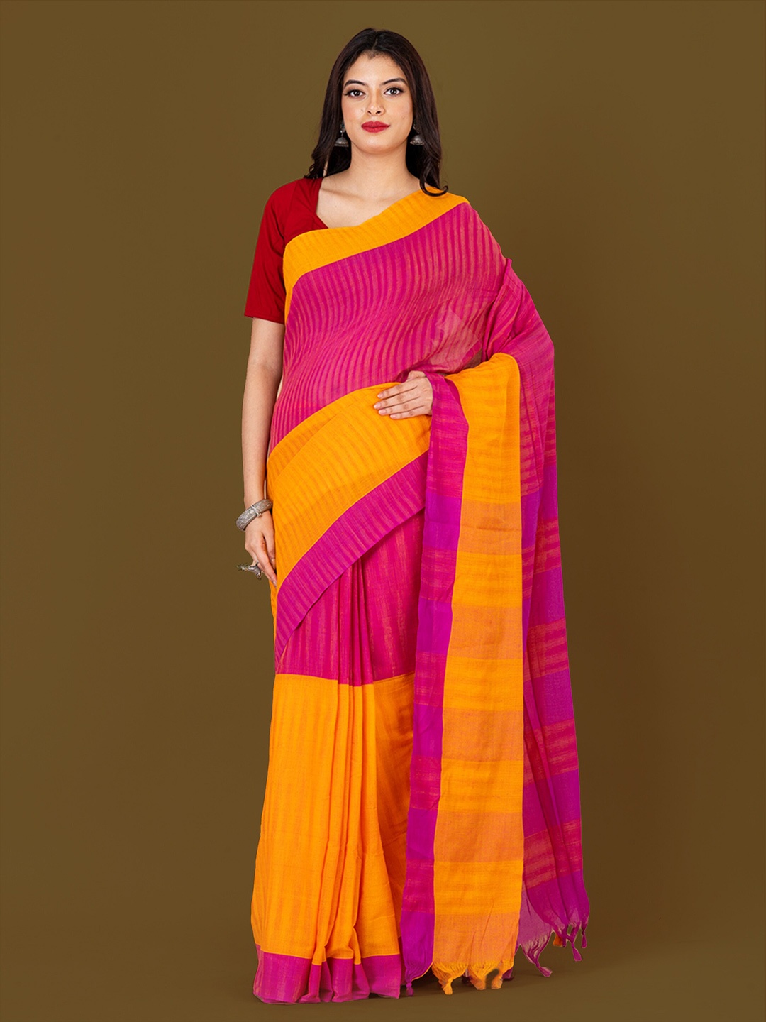 

HOUSE OF ARLI Colourblocked Printed Pure Cotton Saree, Pink