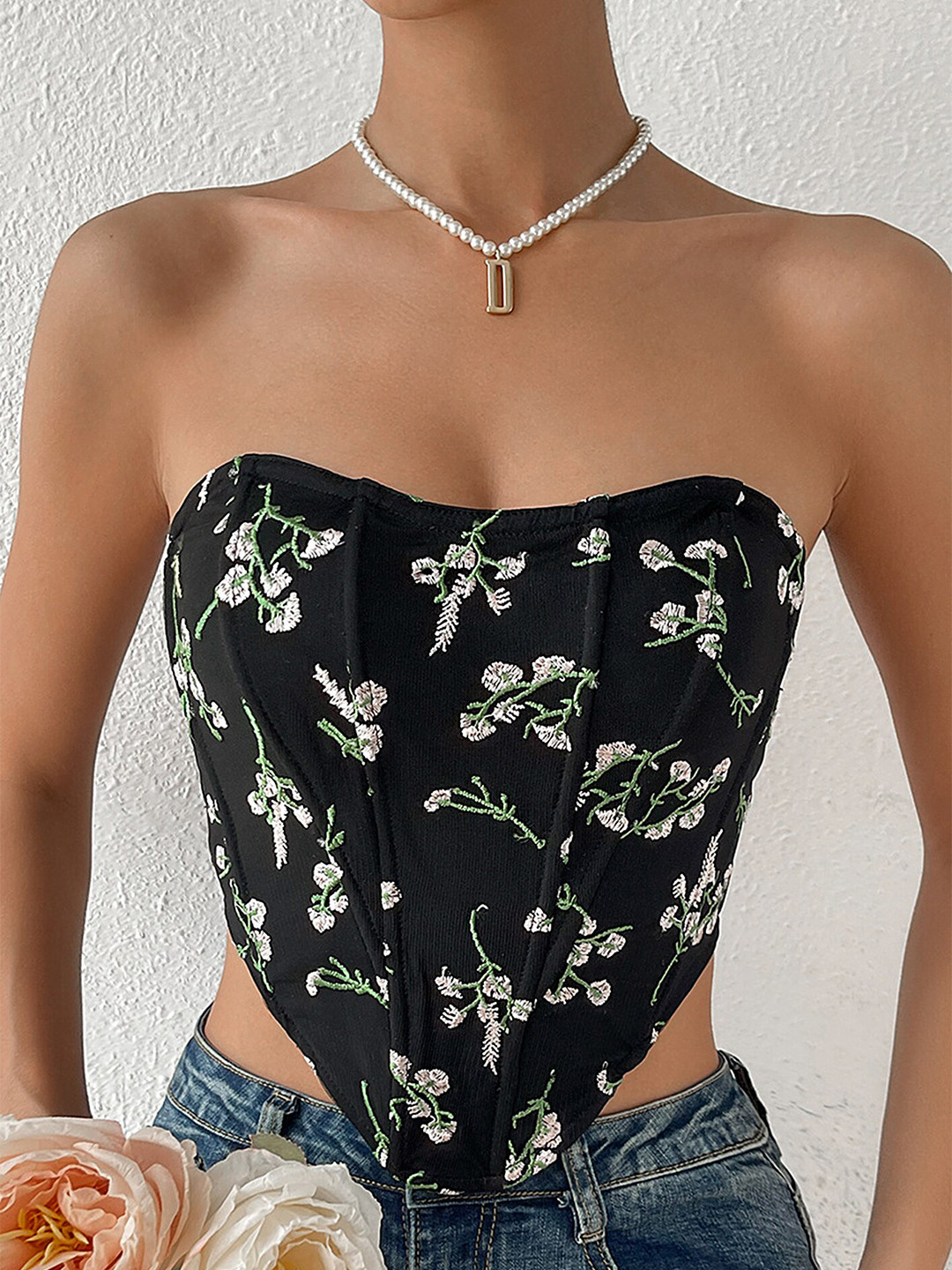

LULU & SKY Floral Printed Strapless Sleeveless Crop Top, Black