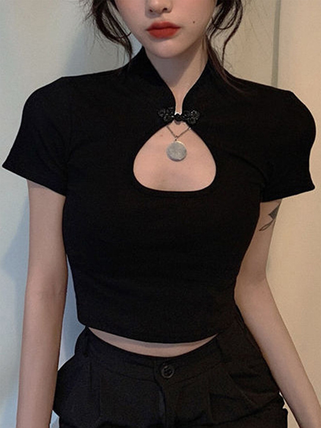 

LULU & SKY Keyhole Neck Short Sleeves Top, Black