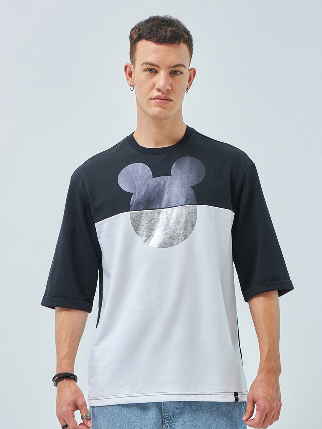 

Bewakoof Plus Colourblocked Oversized Cotton Applique Casual T-shirt, Black