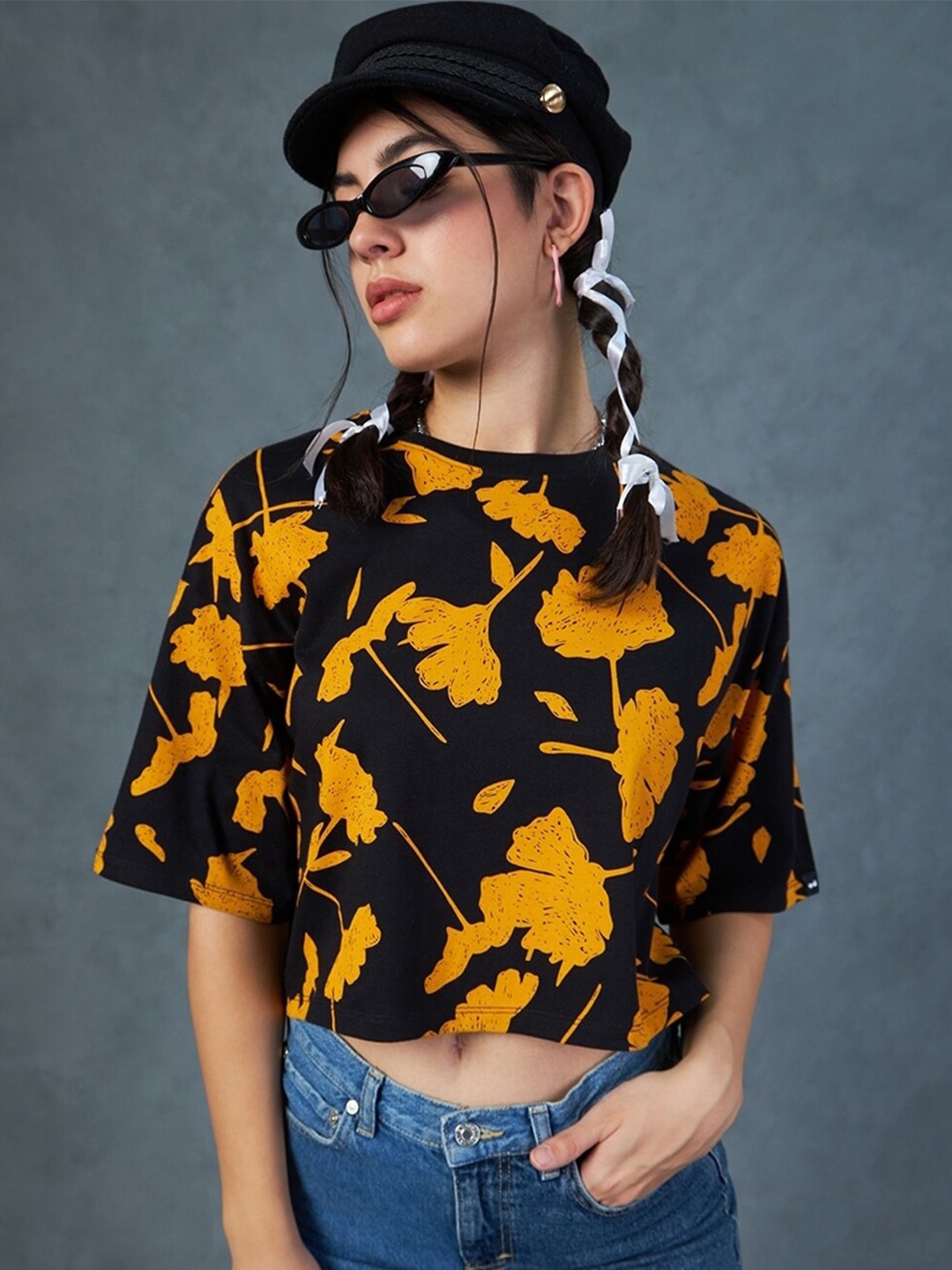 

Bewakoof Floral Printed Drop-Shoulder Sleeves Oversized Crop T-shirt, Black