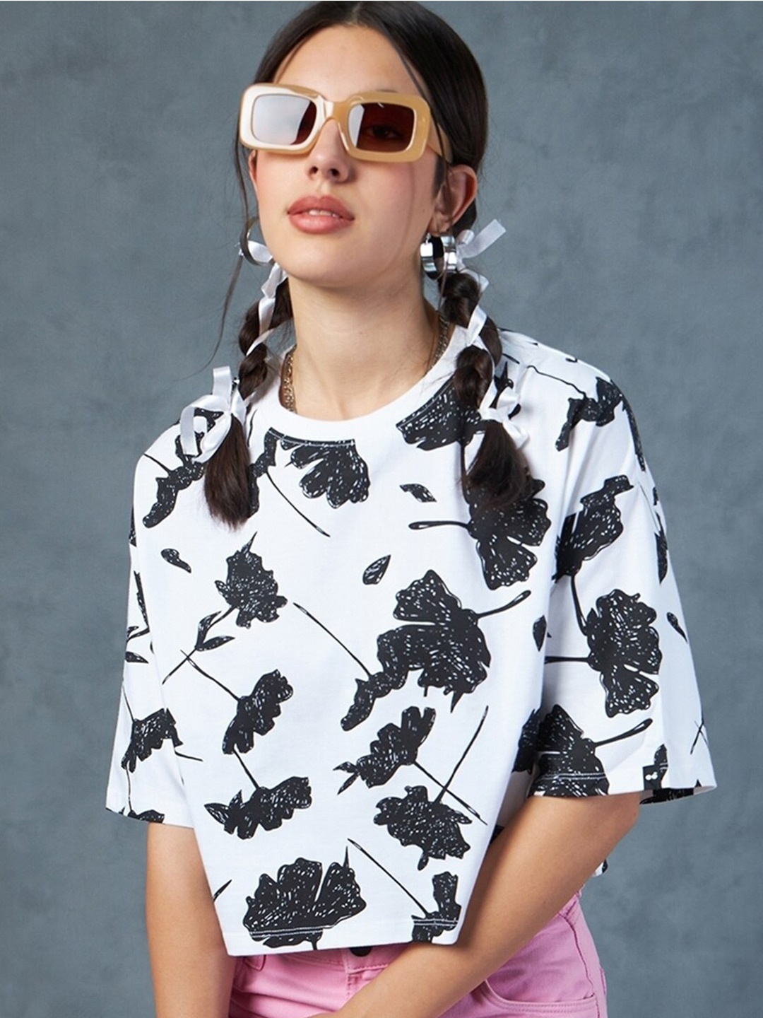 

Bewakoof Floral Printed Drop-Shoulder Sleeves Oversized Crop T-shirt, White