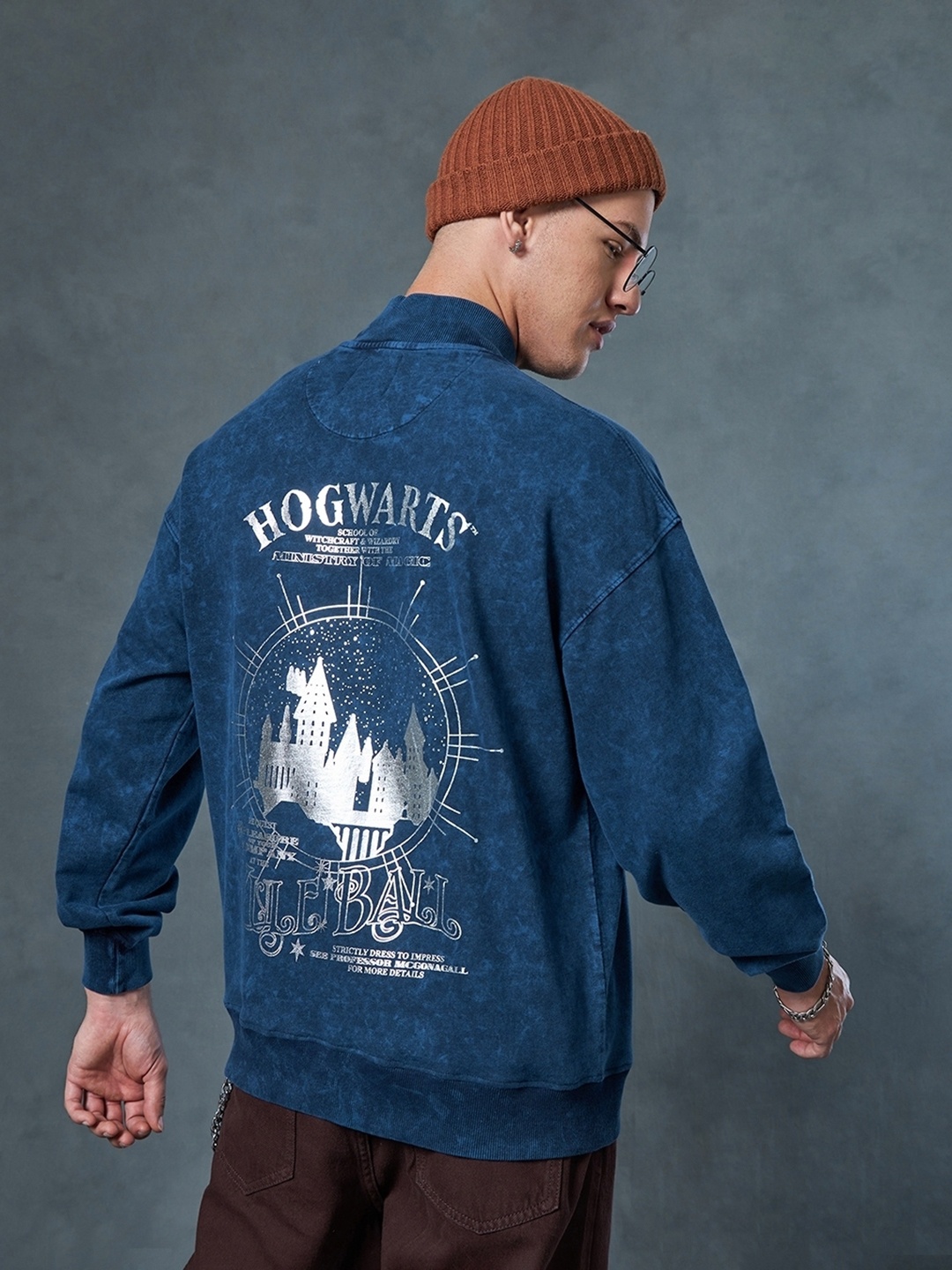 

Bewakoof Harry Potter Hogwarts Printed Turtle Neck Oversized Cotton Pullover Sweatshirt, Blue