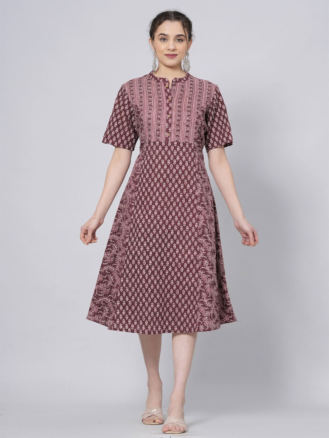 

PREKSHA Floral Printed Checked Mandarin Collar Short Sleeves Thread Work Cotton Kurta, Brown