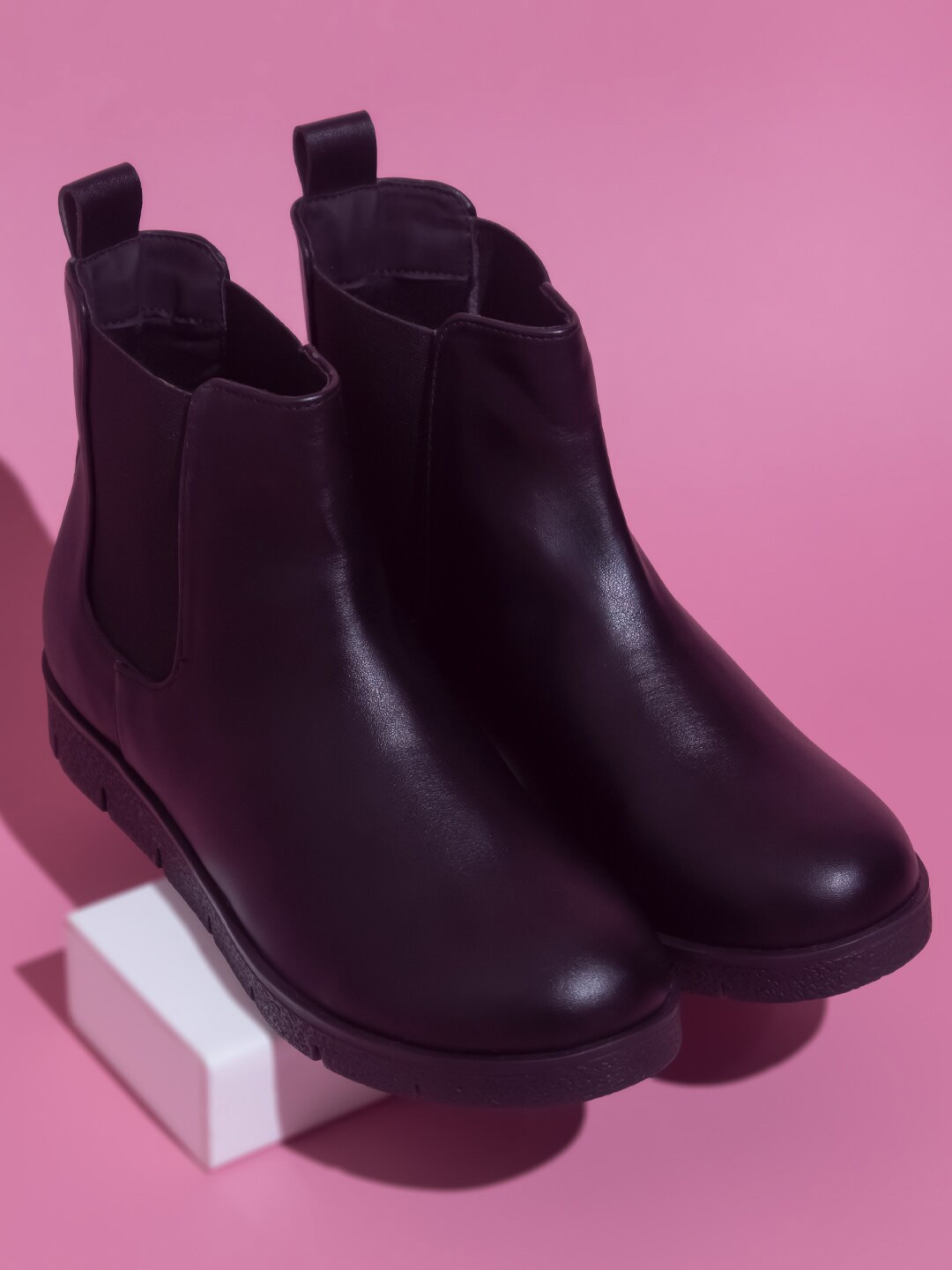 

Inc 5 Women Mid Top Chelsea Boots, Black