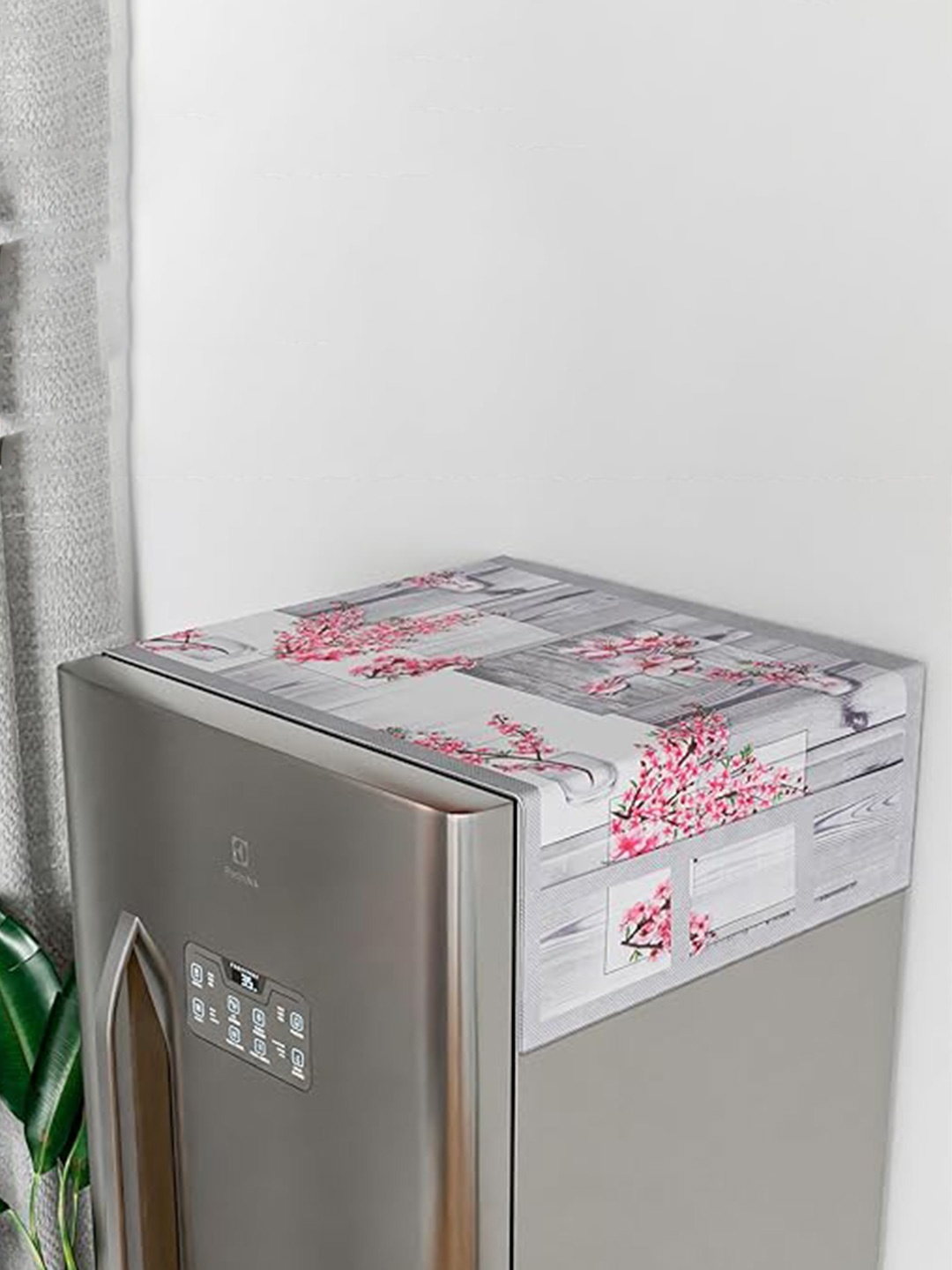 

Dakshya Industries Black & Grey 6-pcs Printed Refrigerator Covers