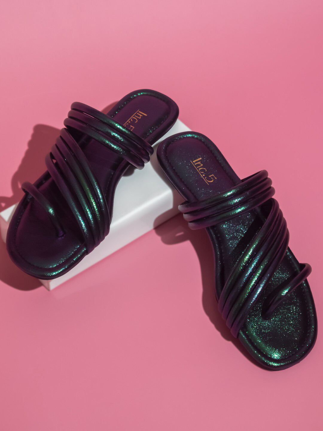 

Inc 5 No Back Strap One Toe Flats, Green