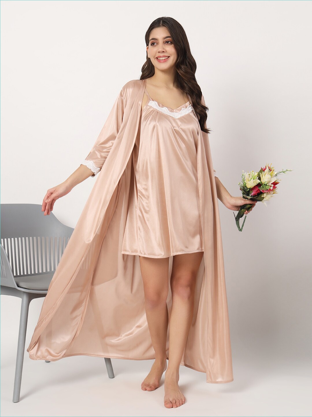 

Klamotten Shoulder Straps Above Knee Length Satin Nightdress With Robe, Champagne