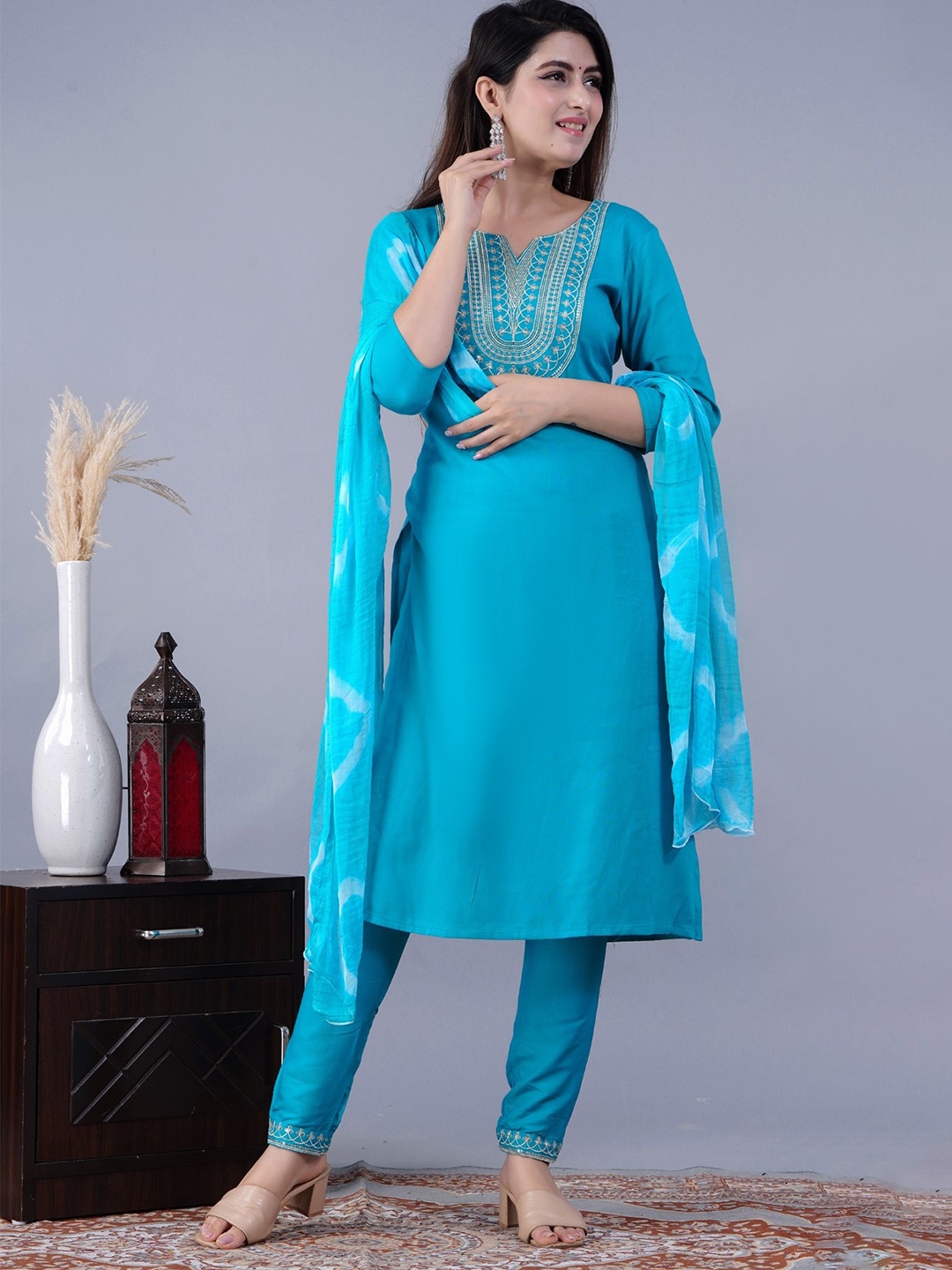 

ANJAYA Yoke Design Regular Notch Neck Sequinned Straight Kurta With Trousers & Dupatta, Blue