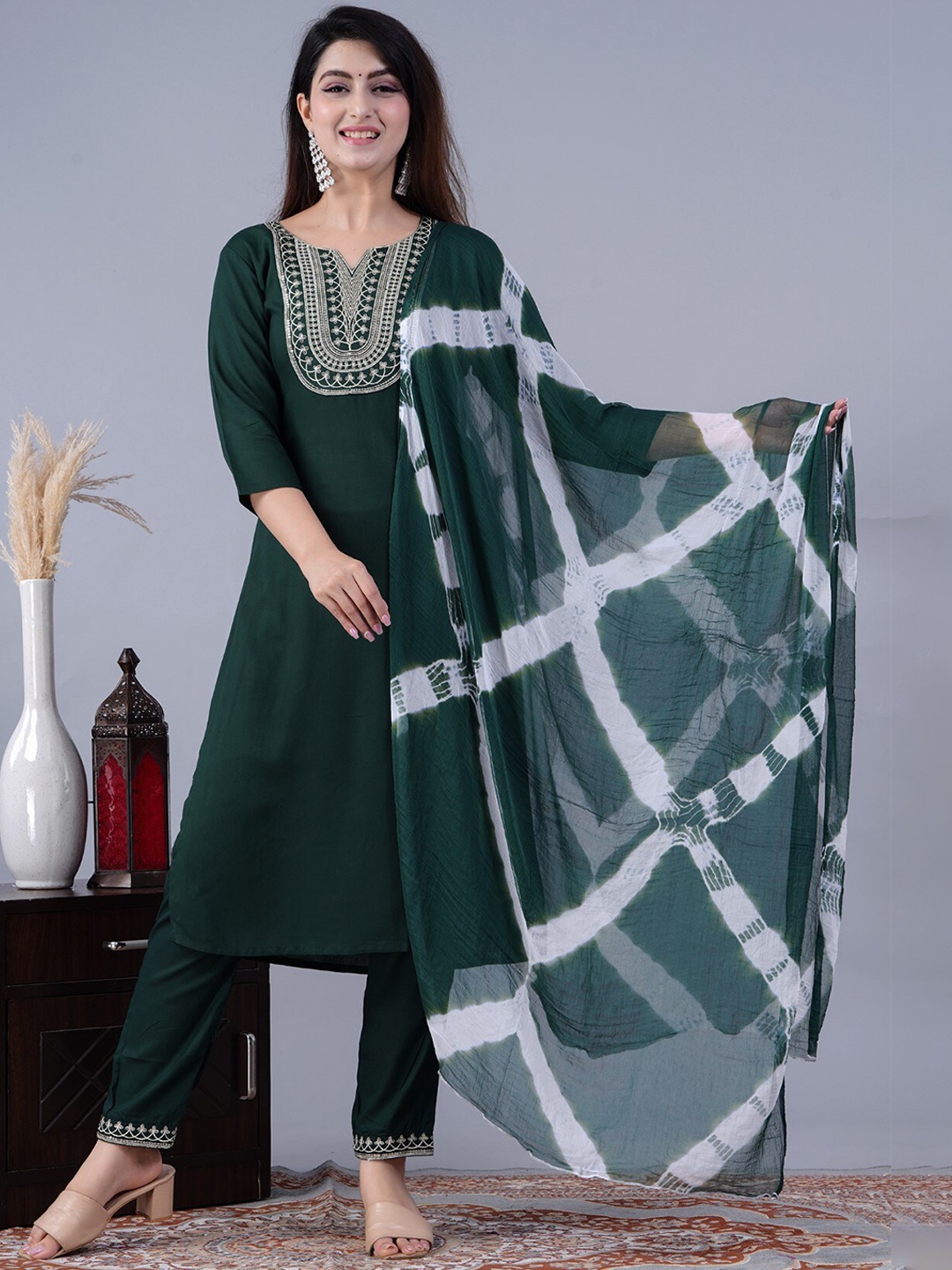 

ANJAYA Yoke Design Regular Notch Neck Sequinned Straight Kurta With Trousers & Dupatta, Green