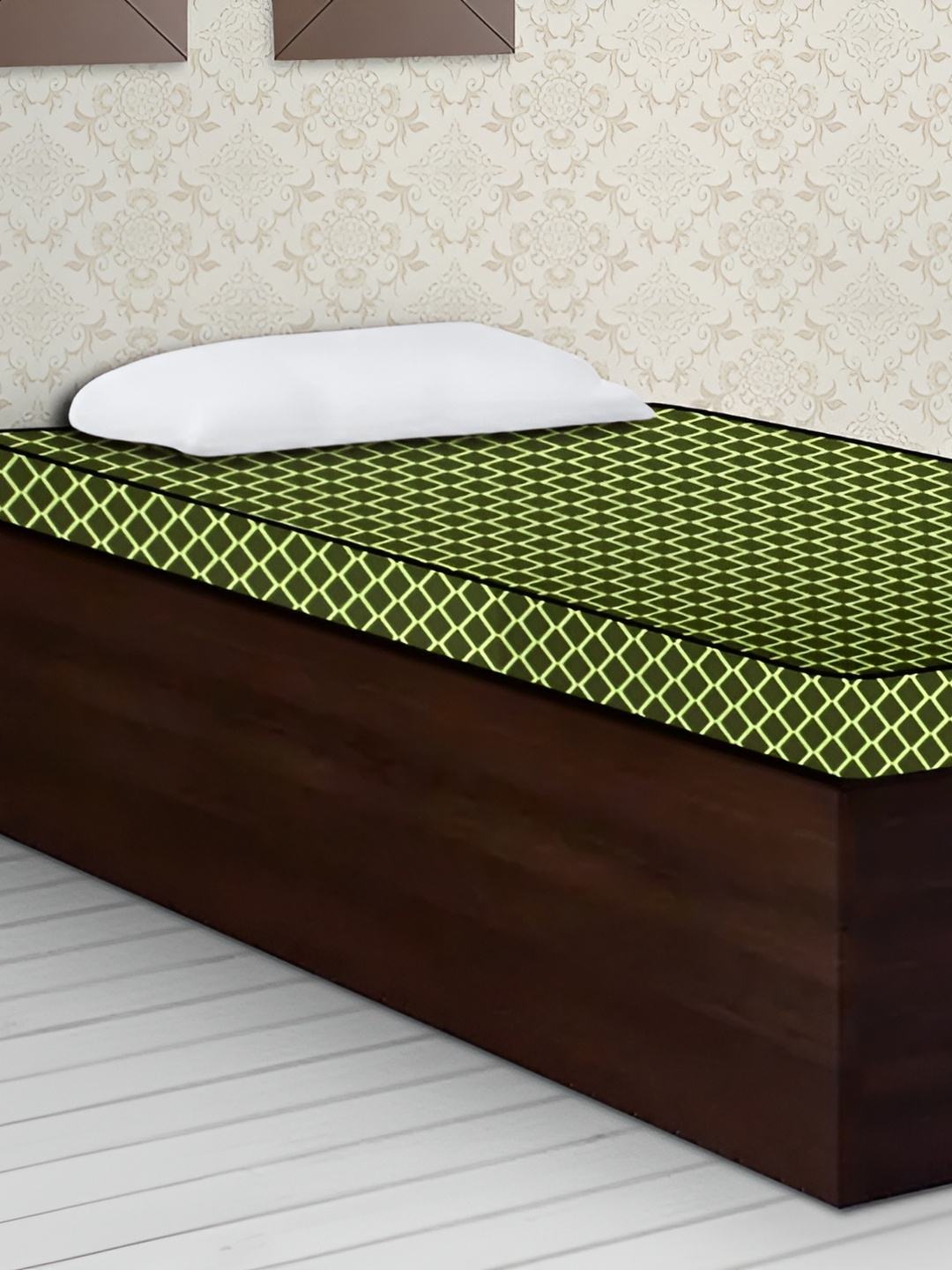 

Stylista Green & Black Cotton Single Size Water Resistant Mattress Protector
