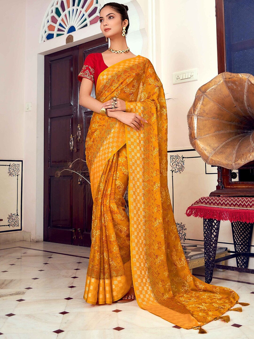 

Satrani Floral Zari Saree, Yellow