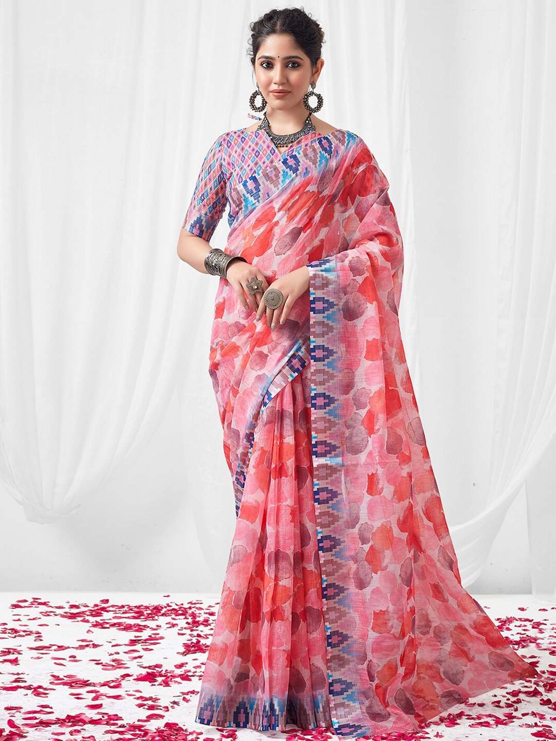 

Mitera Pink & Blue Abstract Printed Saree