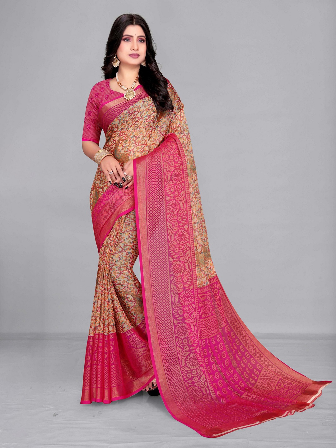

EMV Floral Printed Saree, Pink
