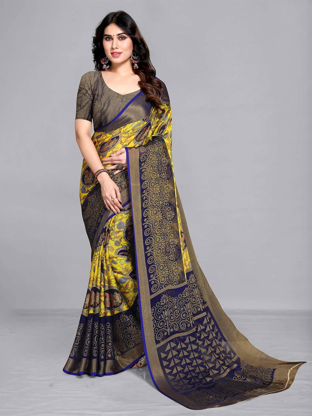 

EMV Yellow & Navy Blue Paisley Floral Printed Chiffon Designer Saree