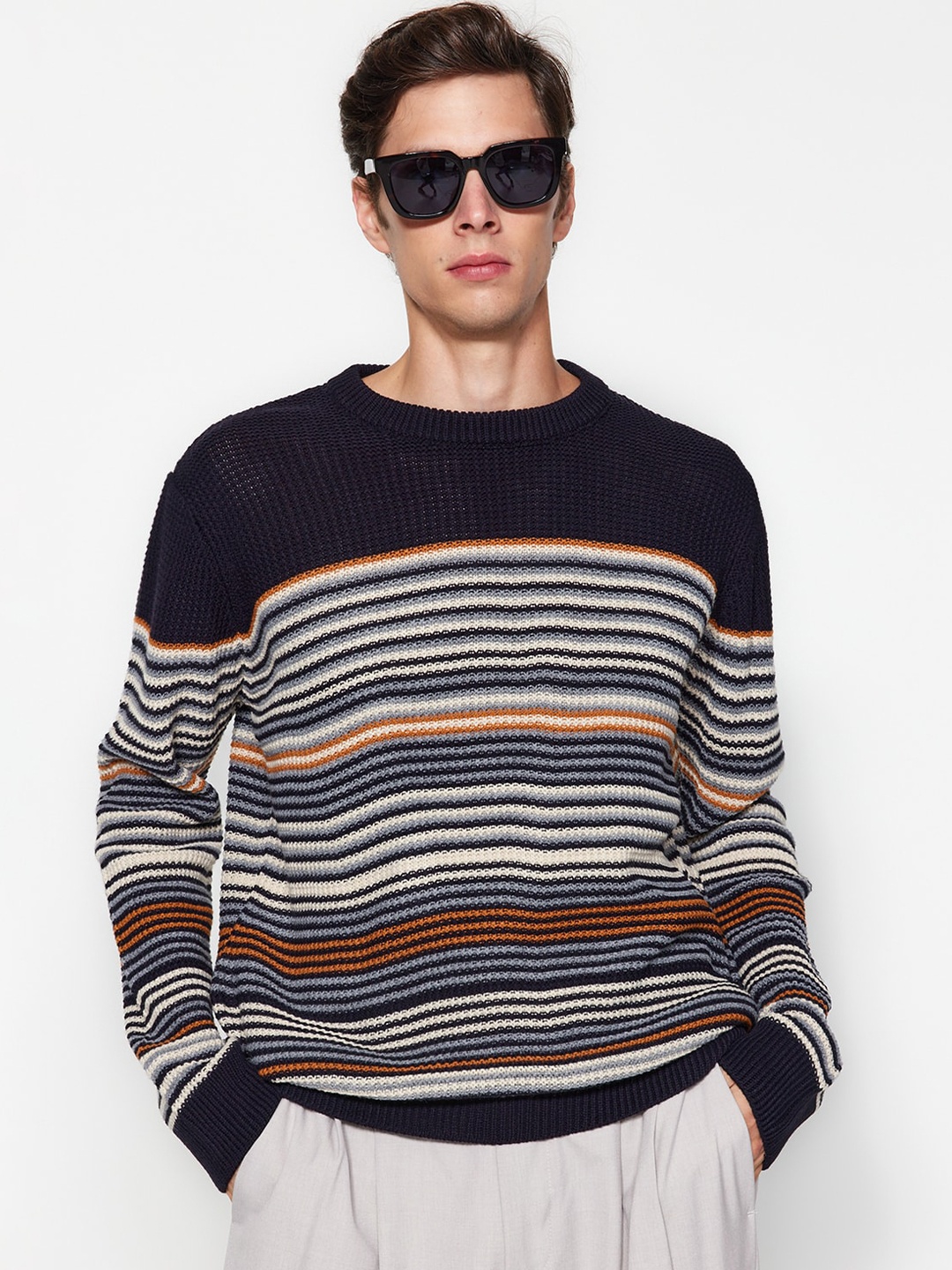 

Trendyol Round Neck Long Sleeves Striped Pullover Sweater, Navy blue